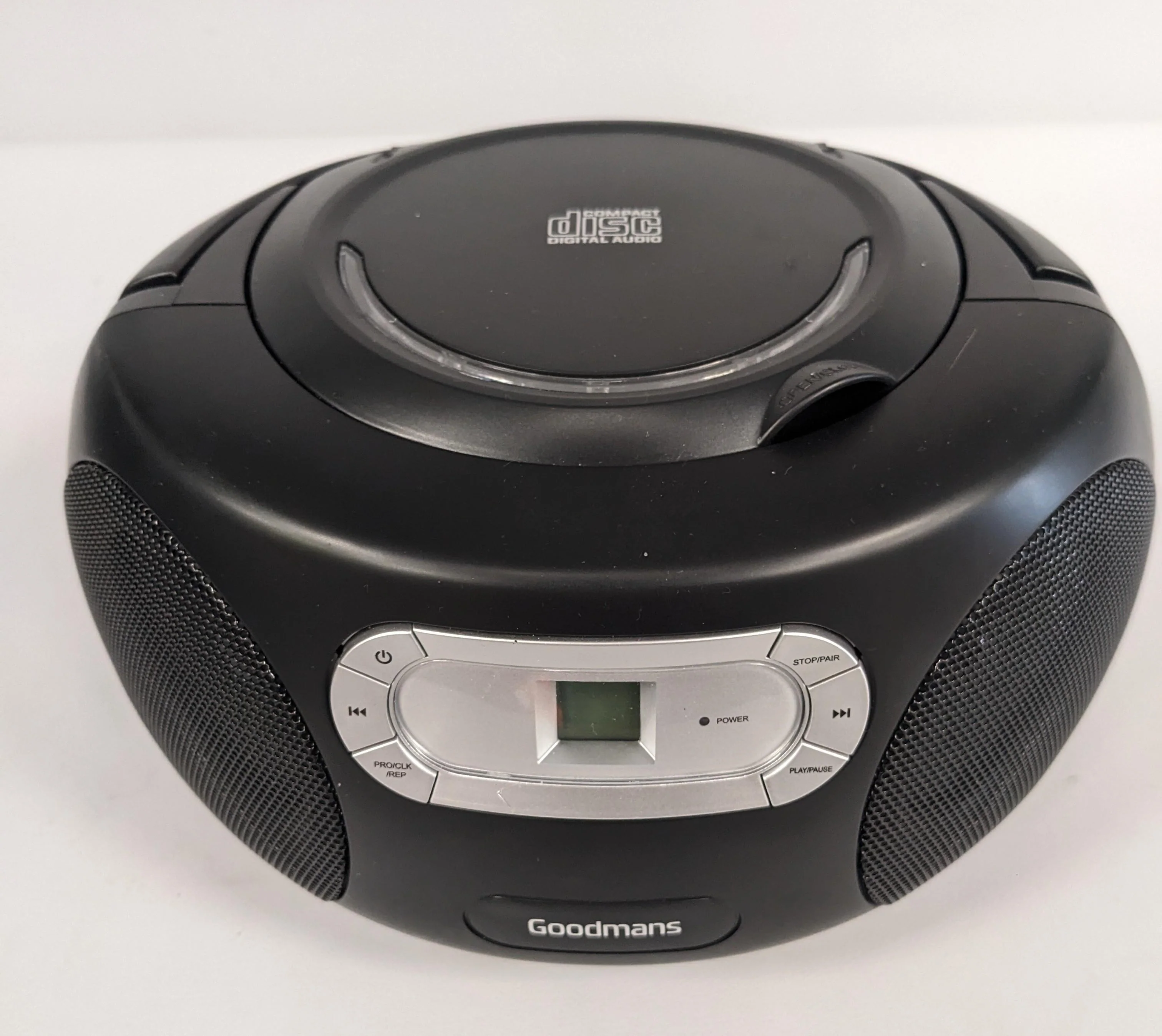 Goodmans Cd Retro Boombox Fm Radio Mains Or Battery Bluetooth - Black - Image 2