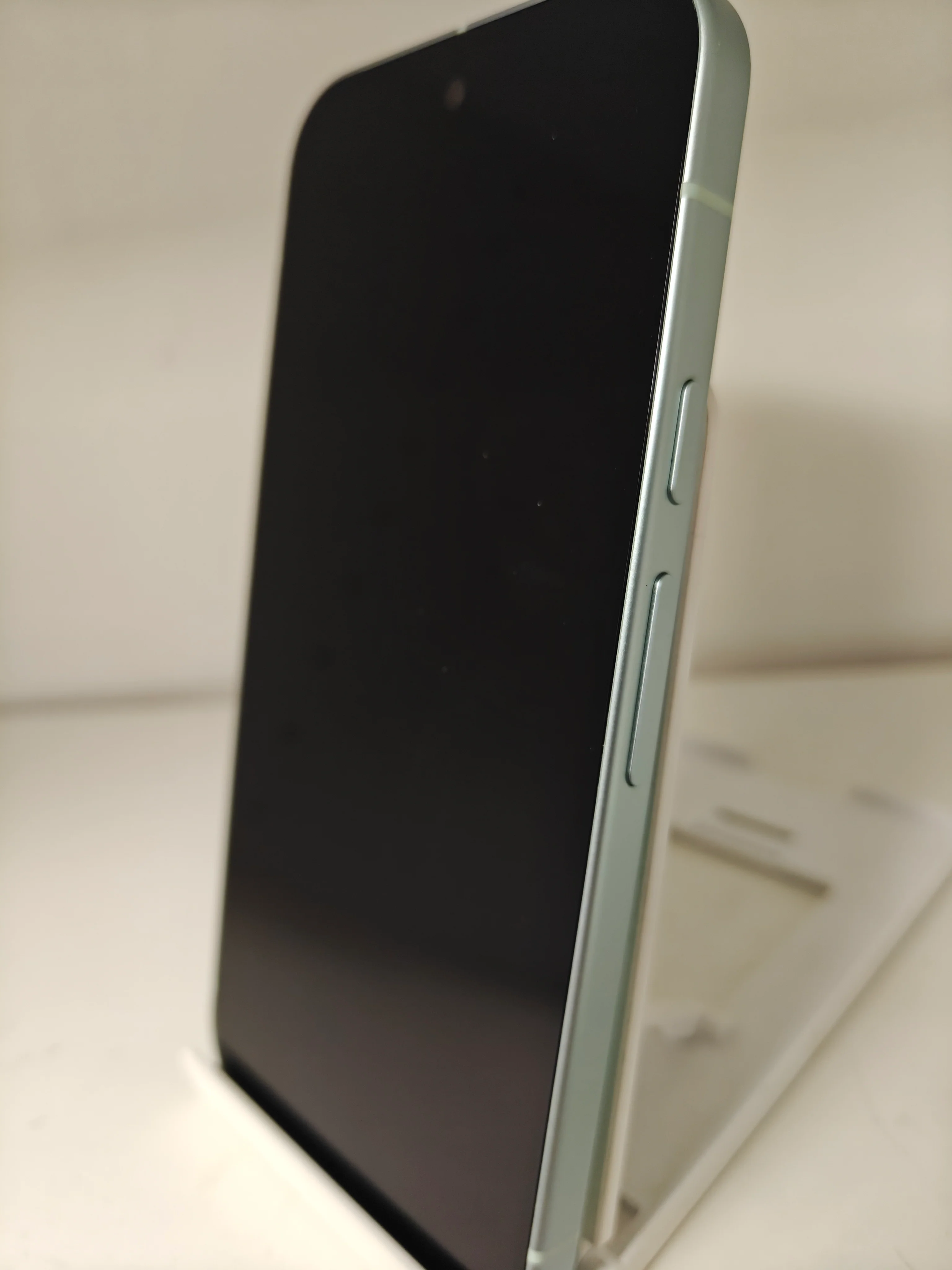 Google Pixel 9 - Wintergreen - Great Yarmouth - Image 4