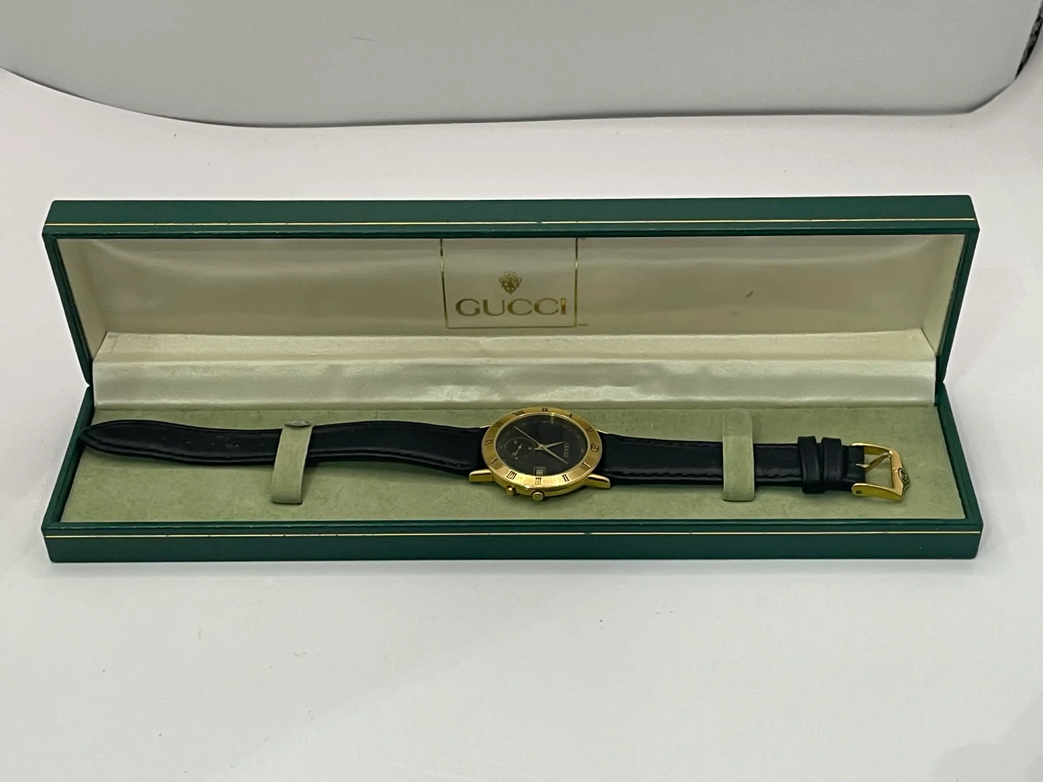 Gucci 3800M Chronograph 18K Gold - Image 2