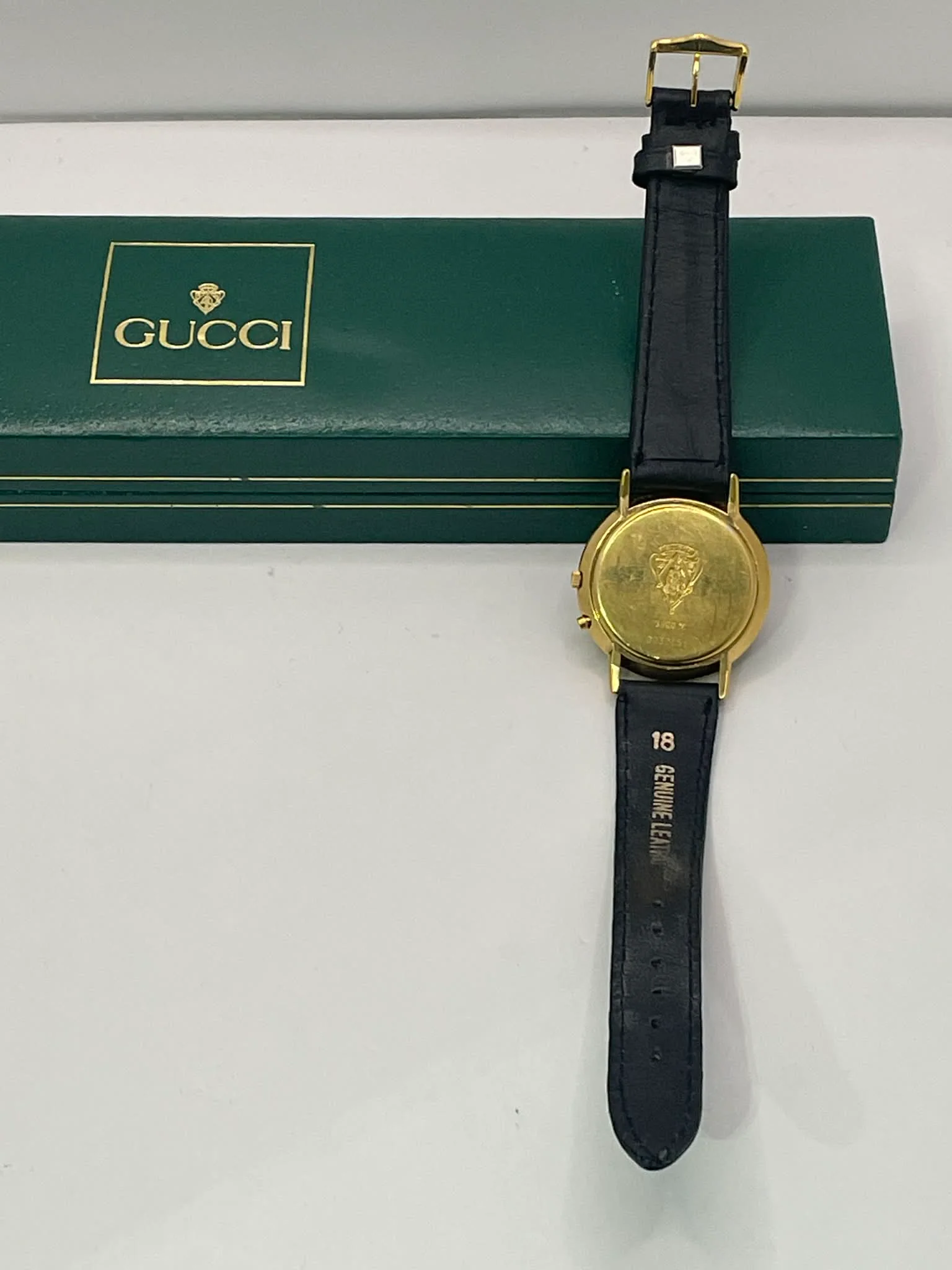Gucci 3800M Chronograph 18K Gold - Image 4