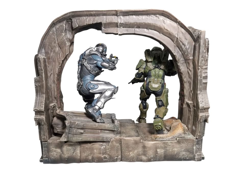 Halo 5: Guardians 2015 Limited Collectors Edition STATUE ONLY in box - Image 2