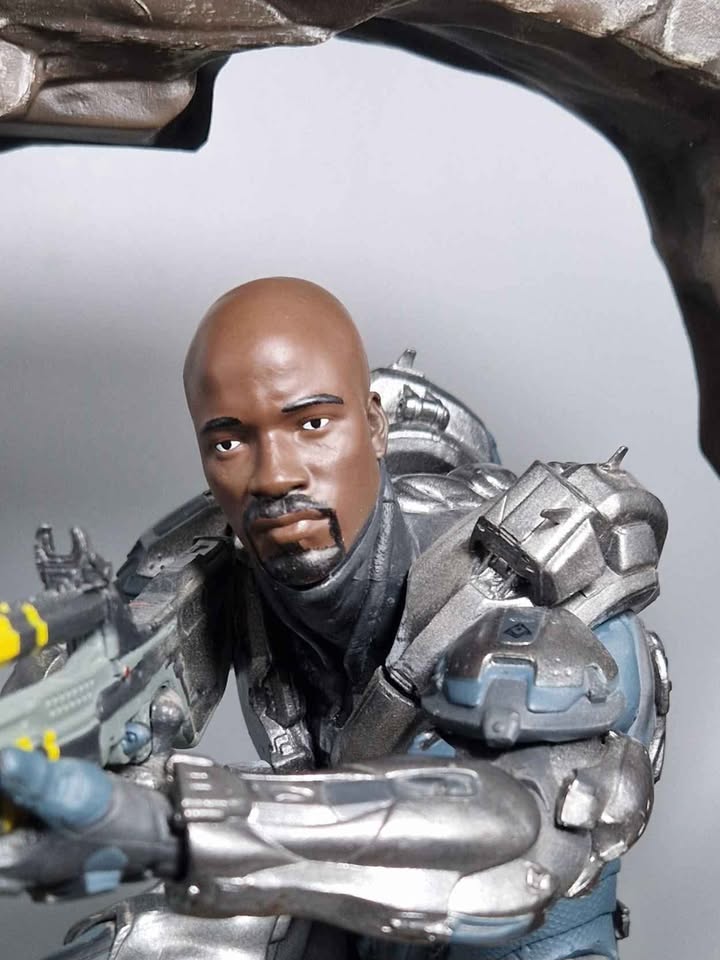 Halo 5: Guardians 2015 Limited Collectors Edition STATUE ONLY in box - Image 3