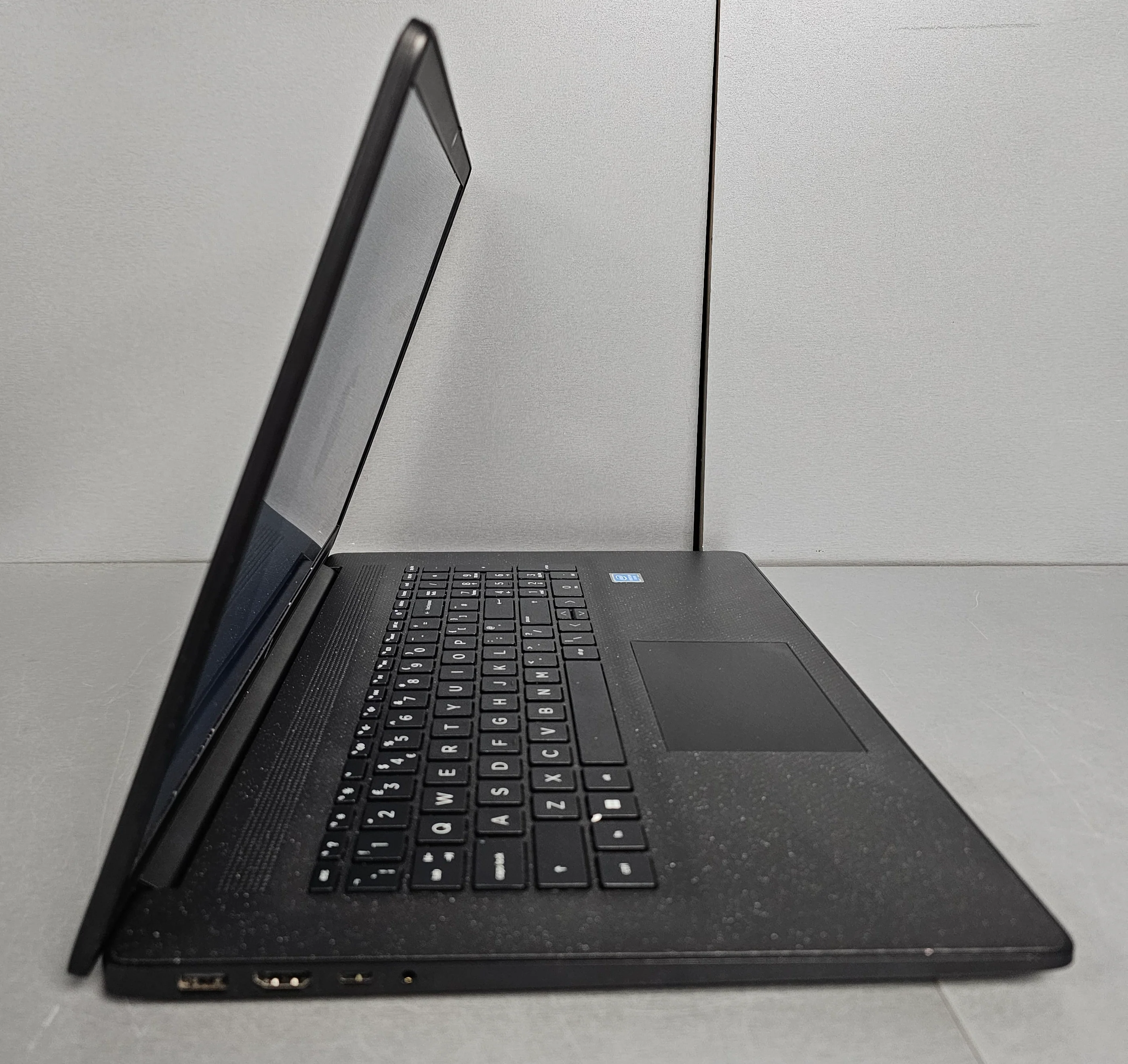 HP 17-cn0104na 17.3in Pentium 4GB 128GB Laptop Windows 11 - Image 3