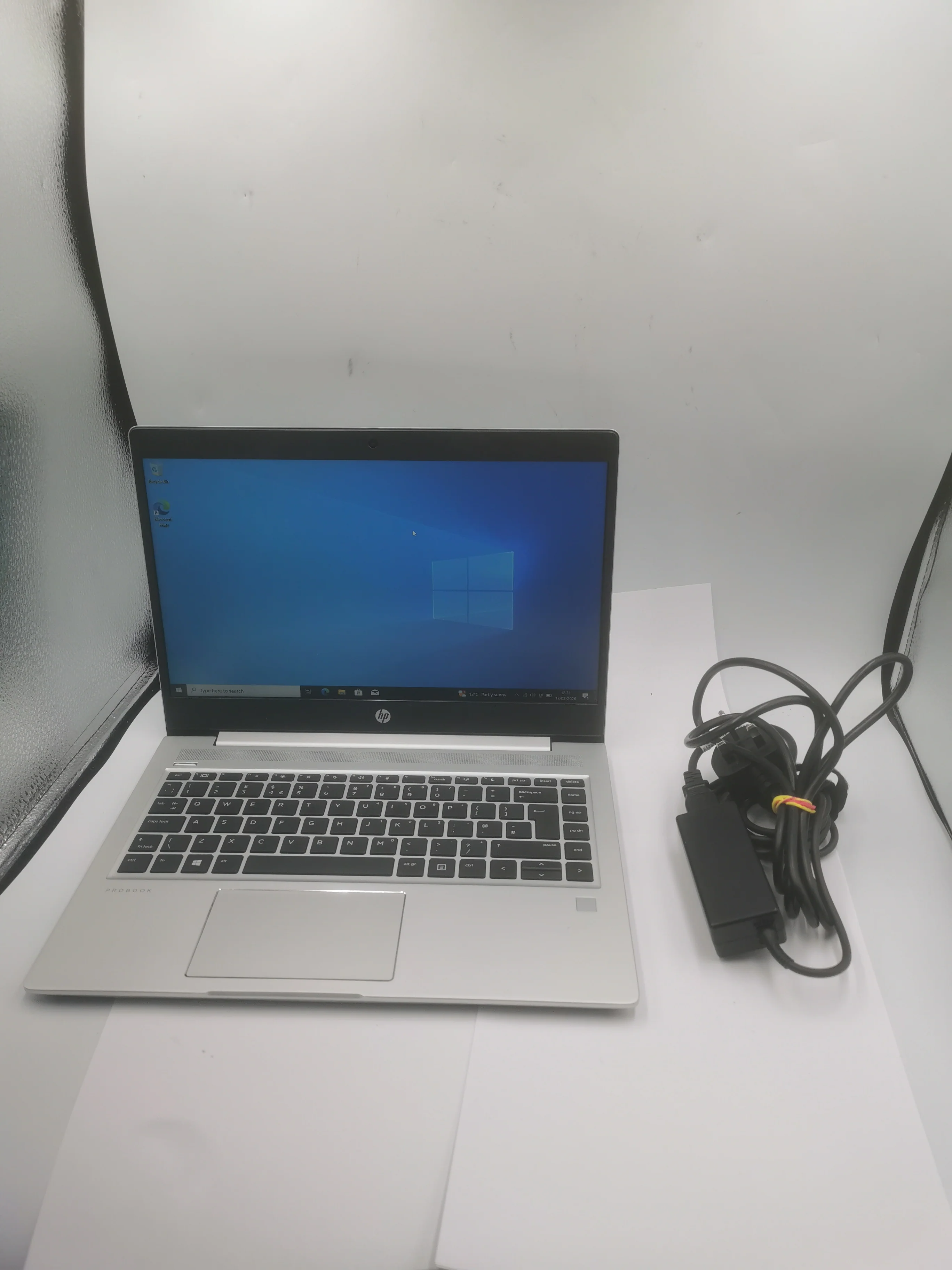 HP 445R Ryzen 5 3500U 16GB RAM 256GB SSD WINDOWS 11 - SCRATCHES ON THE CASE WITH MINOR DENTS