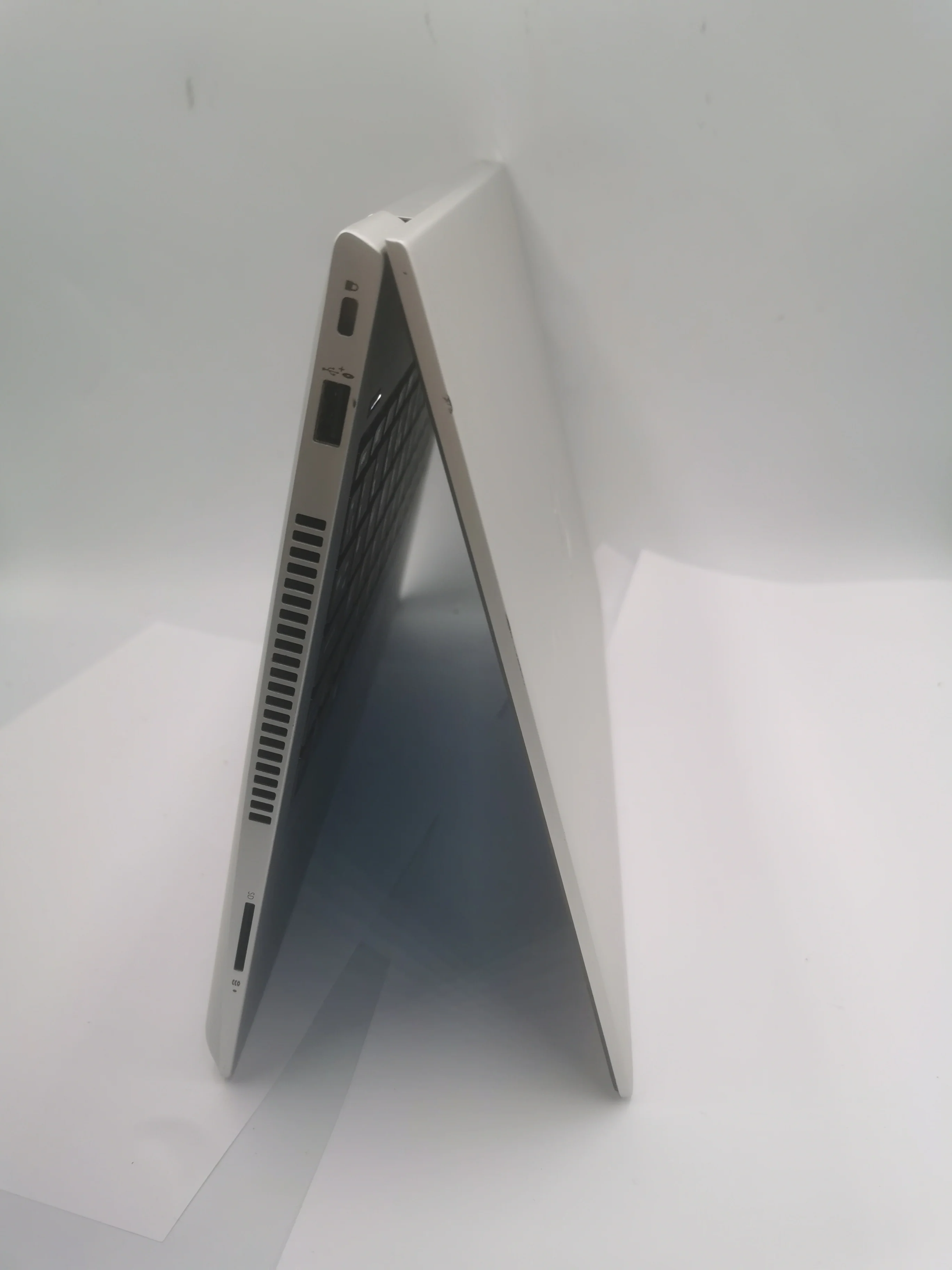 HP 445R Ryzen 5 3500U 16GB RAM 256GB SSD WINDOWS 11 - SCRATCHES ON THE CASE WITH MINOR DENTS - Image 4