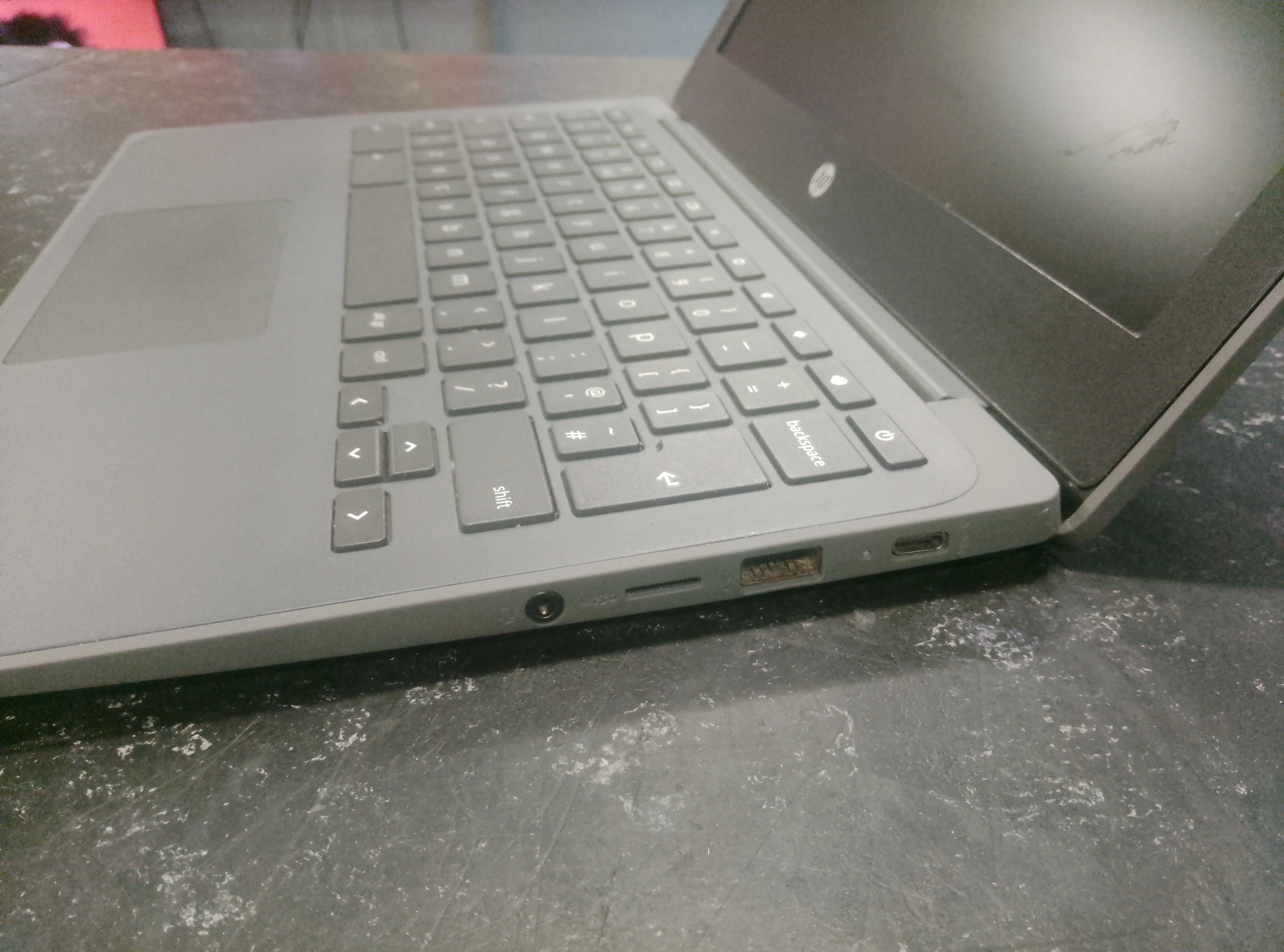 HP Chromebook 11A G8 EE AMD A4 A4-9120C 29.5 cm - Image 4
