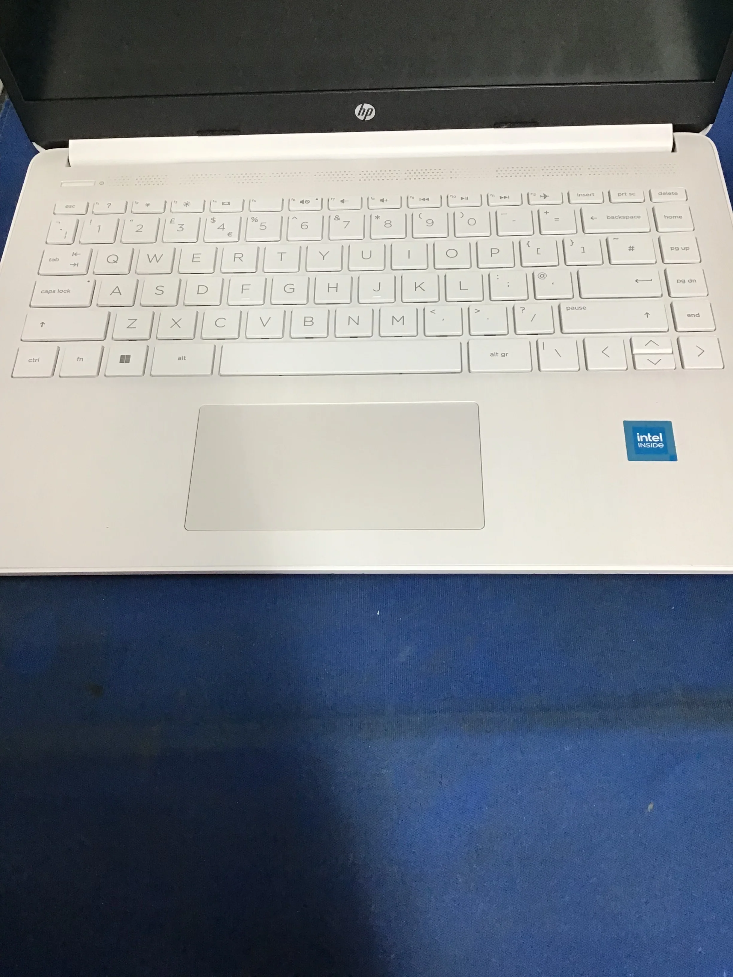 Hp laptop white - Image 2