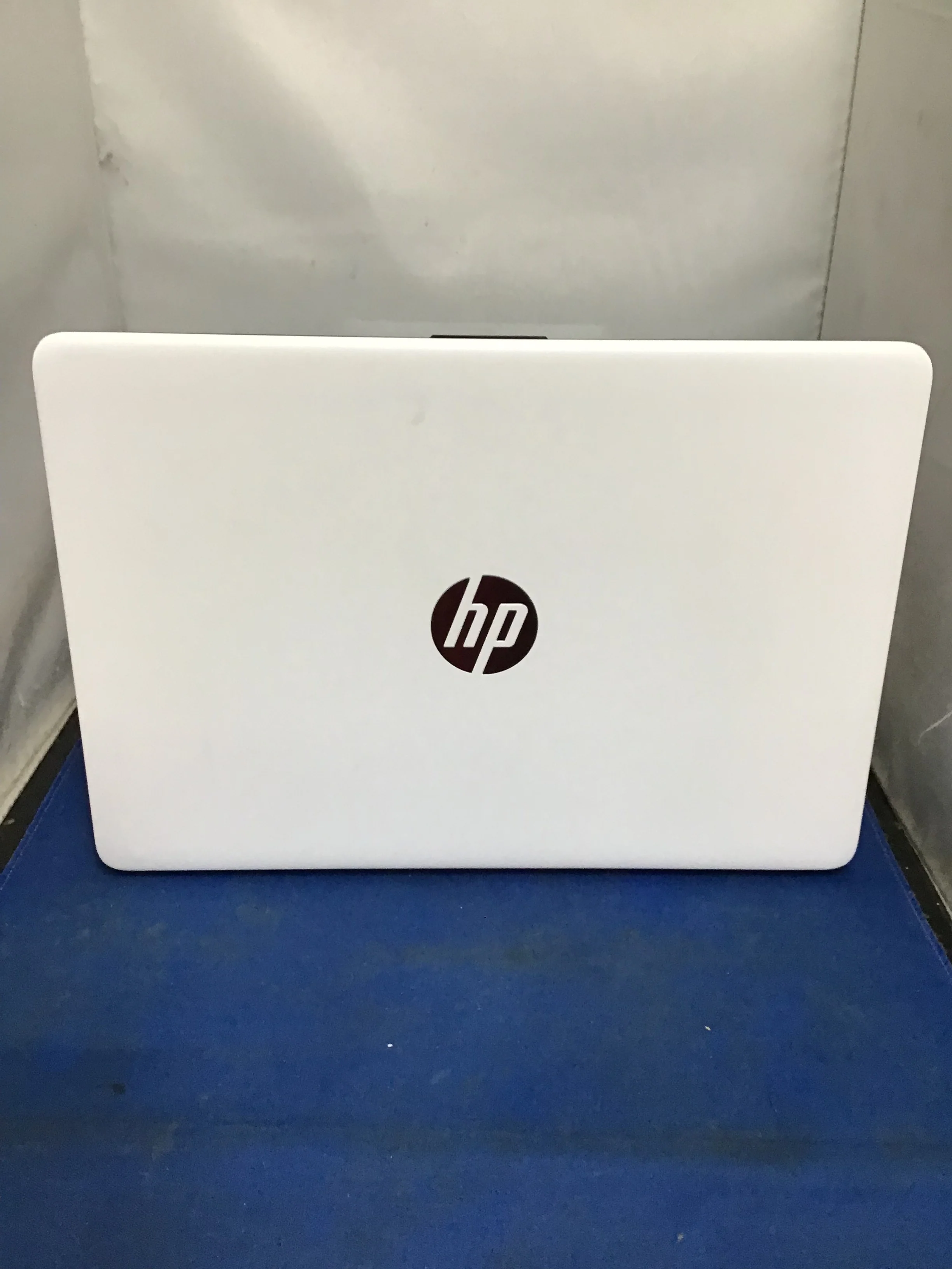 Hp laptop white - Image 3