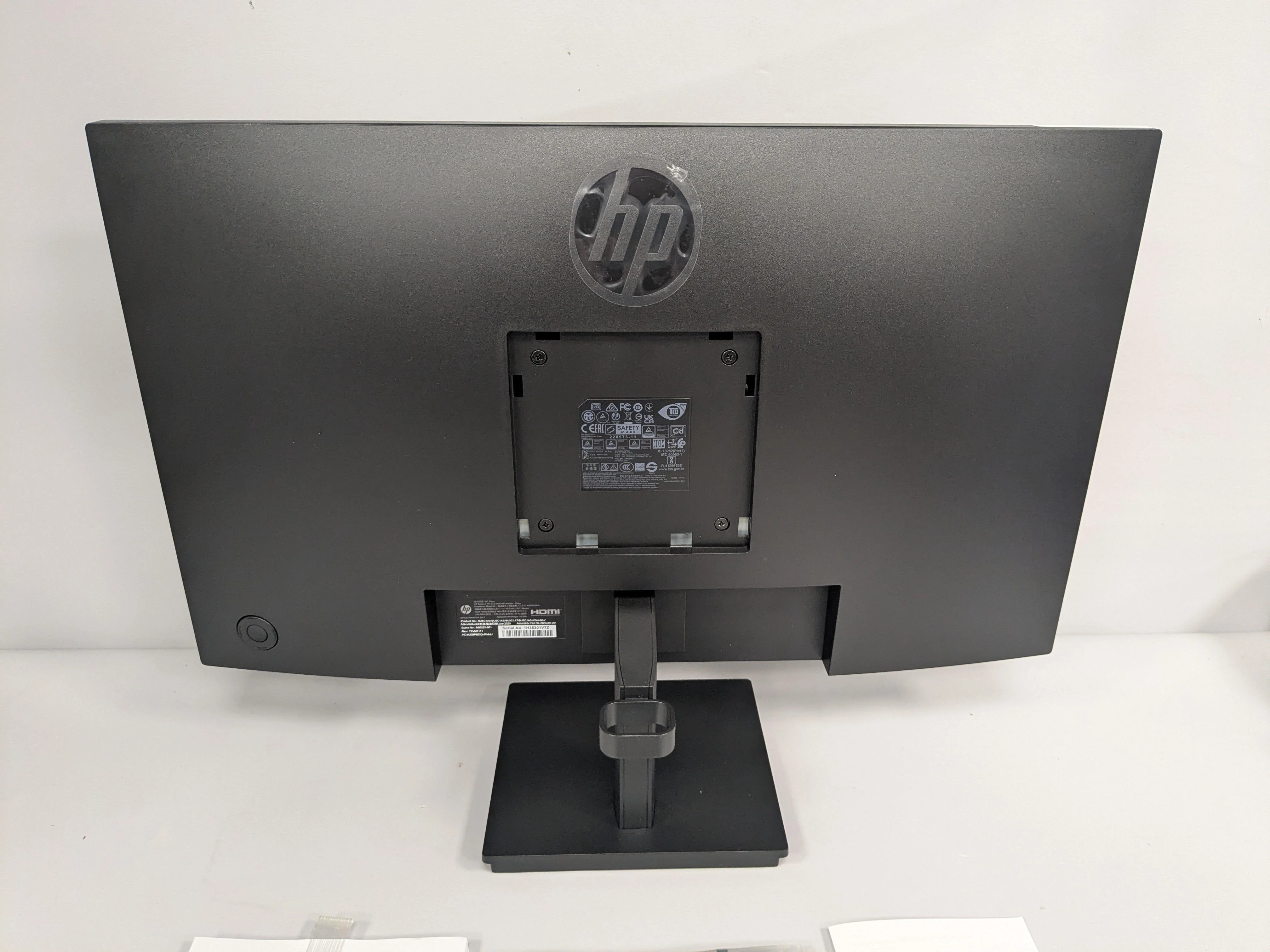 HP Series 3 Pro 23.8 inch FHD Monitor - 324pv 50Hz - Image 2