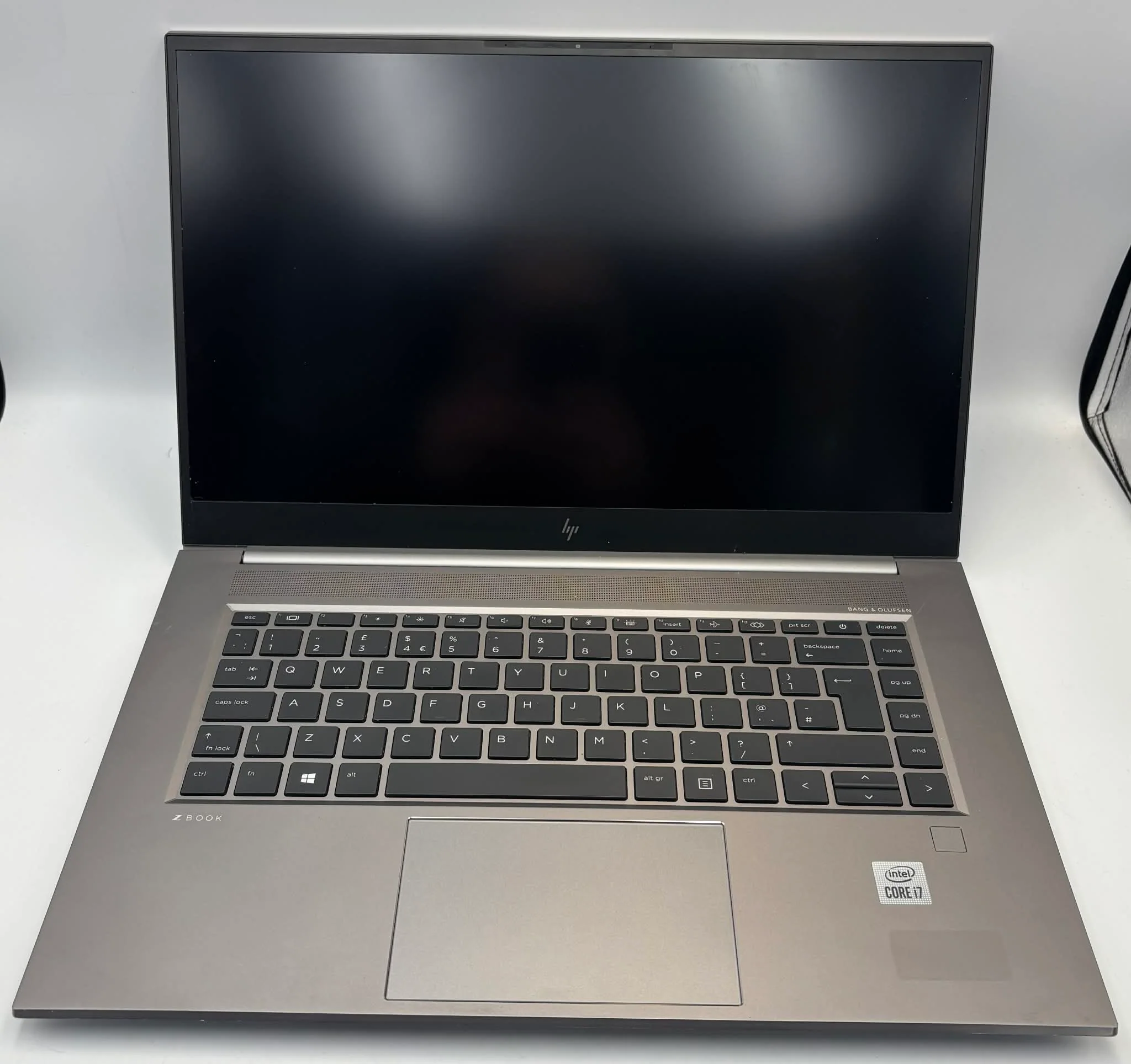 HP ZBook Studio G7 - i7-10750H - 16GB RAM - 512GB SSD - Quadro T1000 - 15" - Windows 11