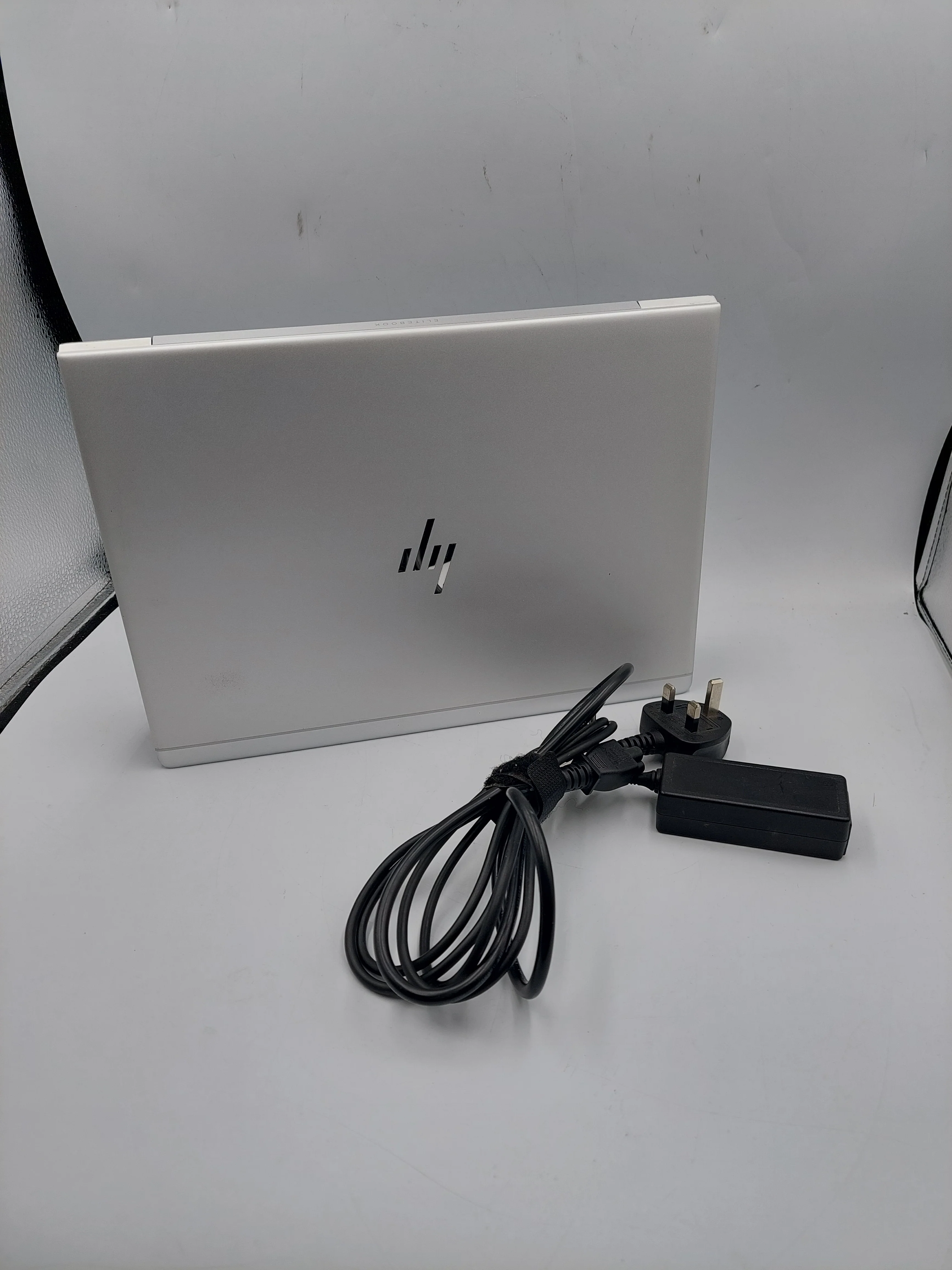 HP745 G5 Ryzen 5 2500U 16GB Ram 256GB SSD 14" Windows 10 - Image 2