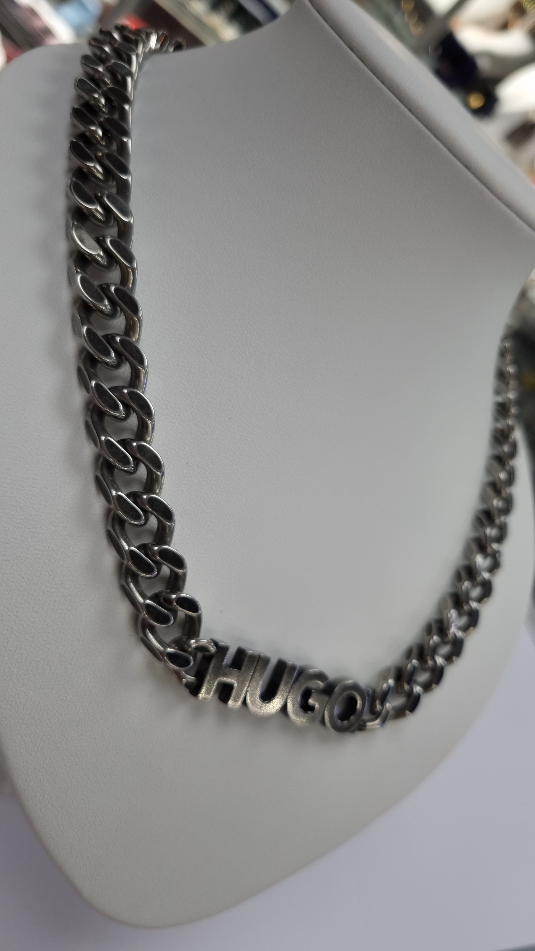 Hugo boss chain stainless steel 21" - Image 2