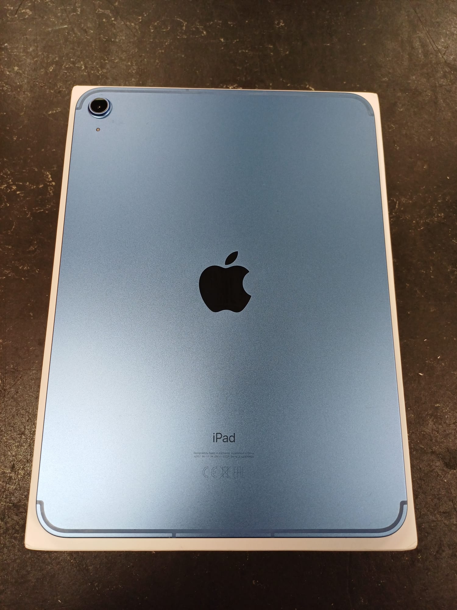 iPad 10th Gen 64GB Cellular Boxed (Blue) - Image 4