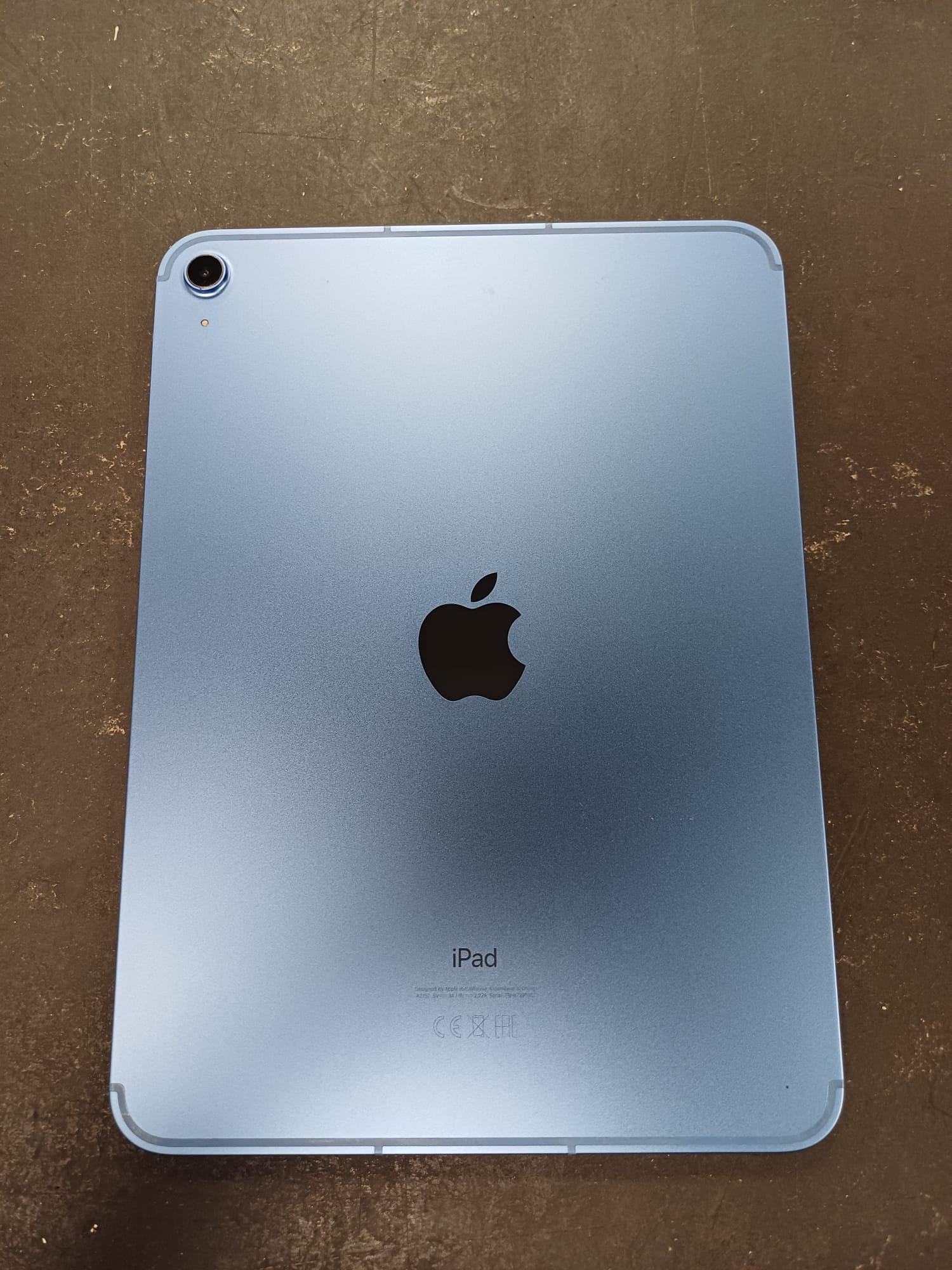 iPad 10th Generation 64GB Wi-Fi + Cellular - Image 3