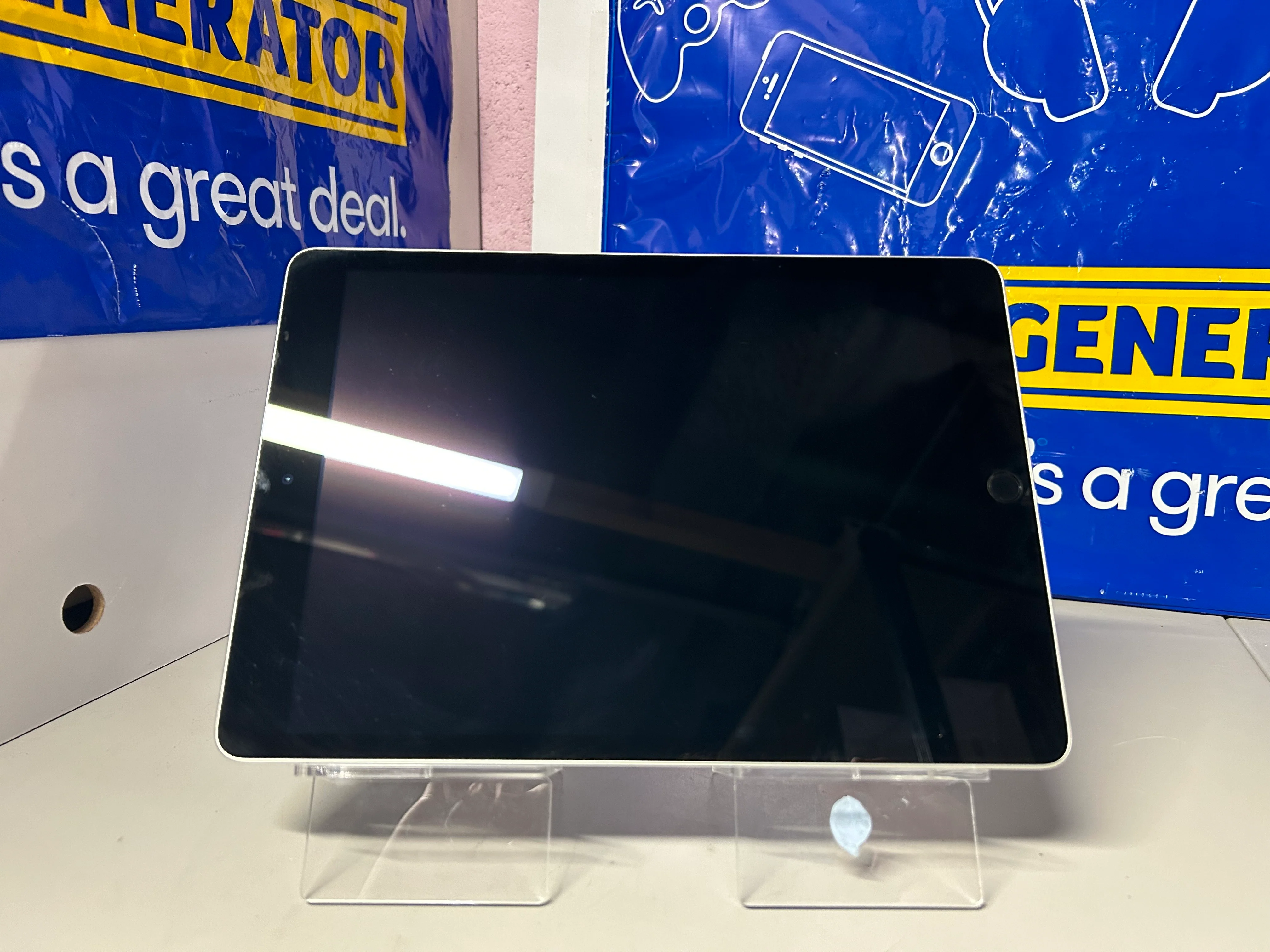 iPad 9th Gen (A2602) 10.2" 64GB, Silver WiFi - Image 2