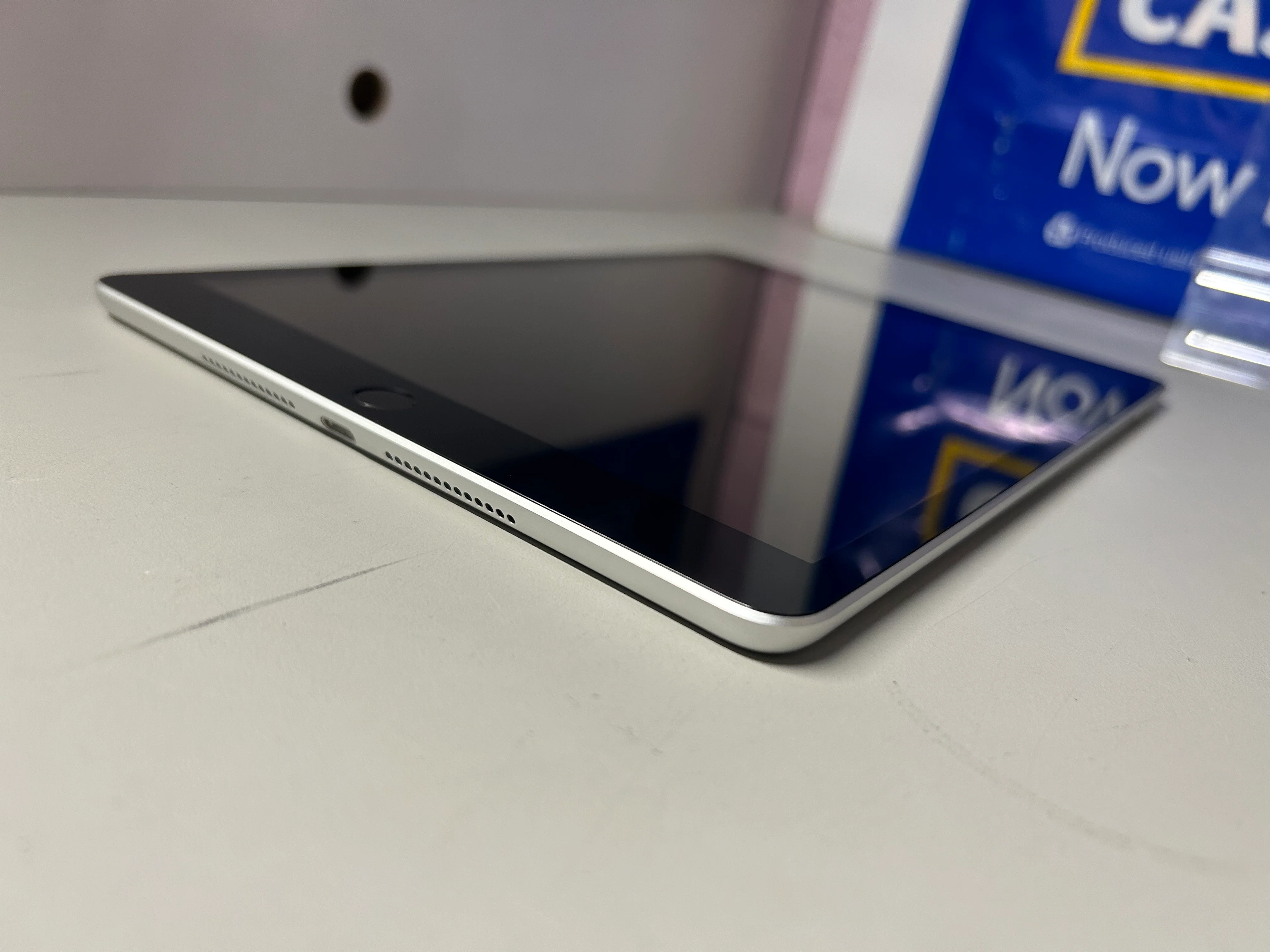 iPad 9th Gen (A2602) 10.2" 64GB, Silver WiFi - Image 4