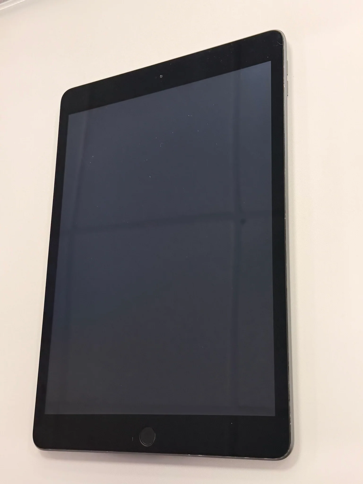 Ipad 9th generation 256gb a2602 - Image 2