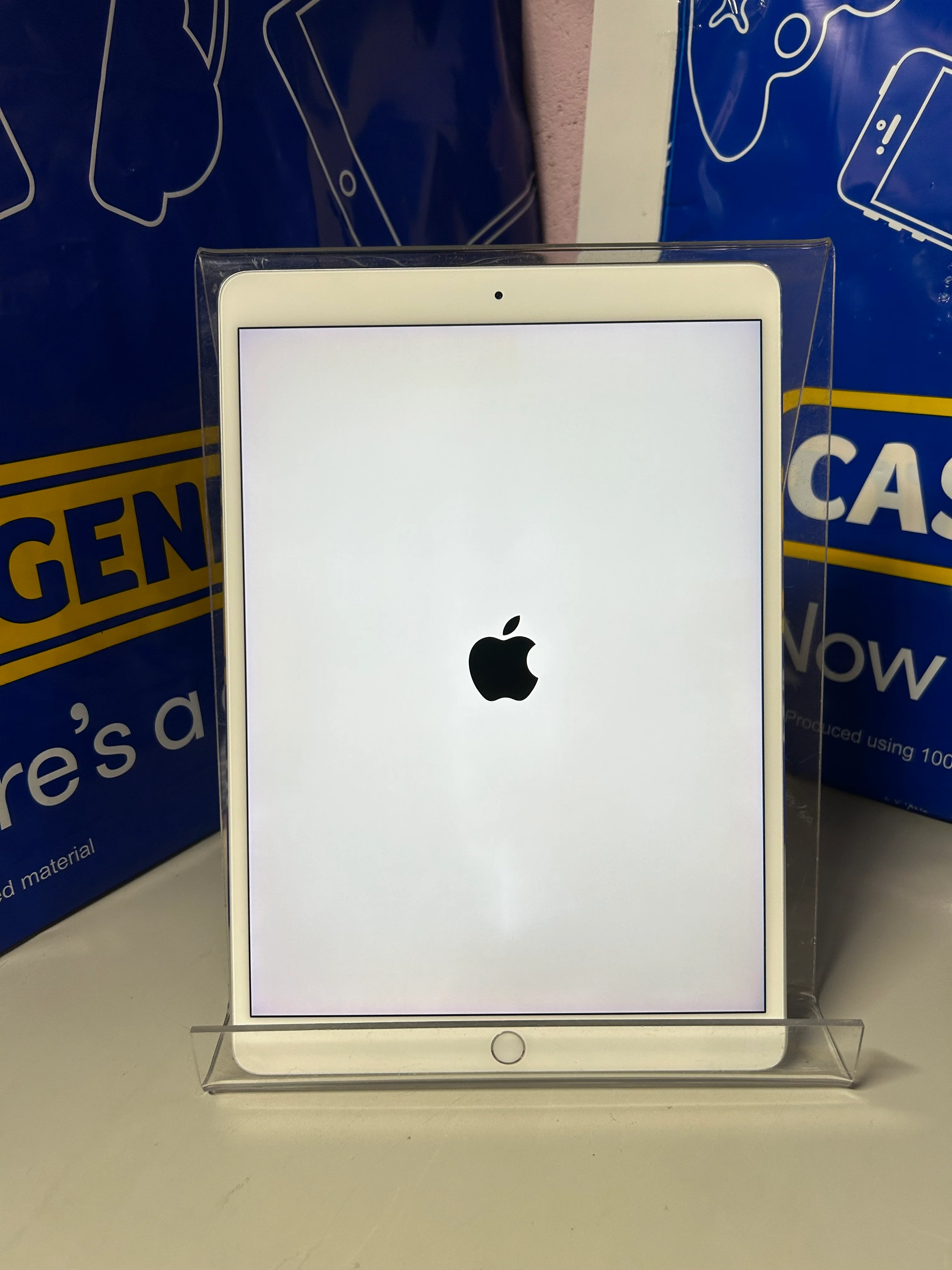 iPad Pro 10.5" 1st Gen (A1701) 256GB - Silver, WiFi