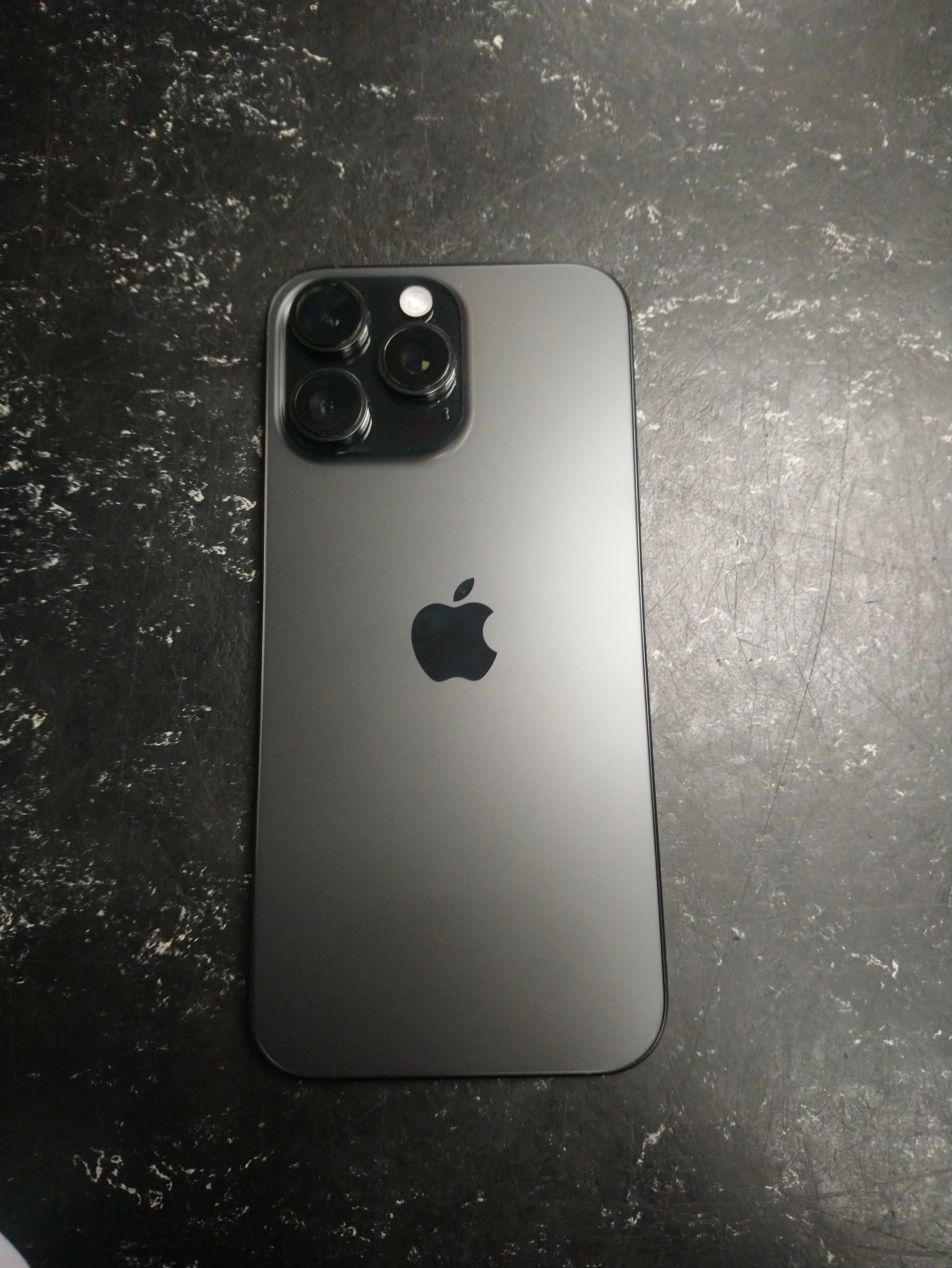 iPhone 16 Pro Max- 1TB- 93% BH - Black Titanium - Unlocked - Image 4