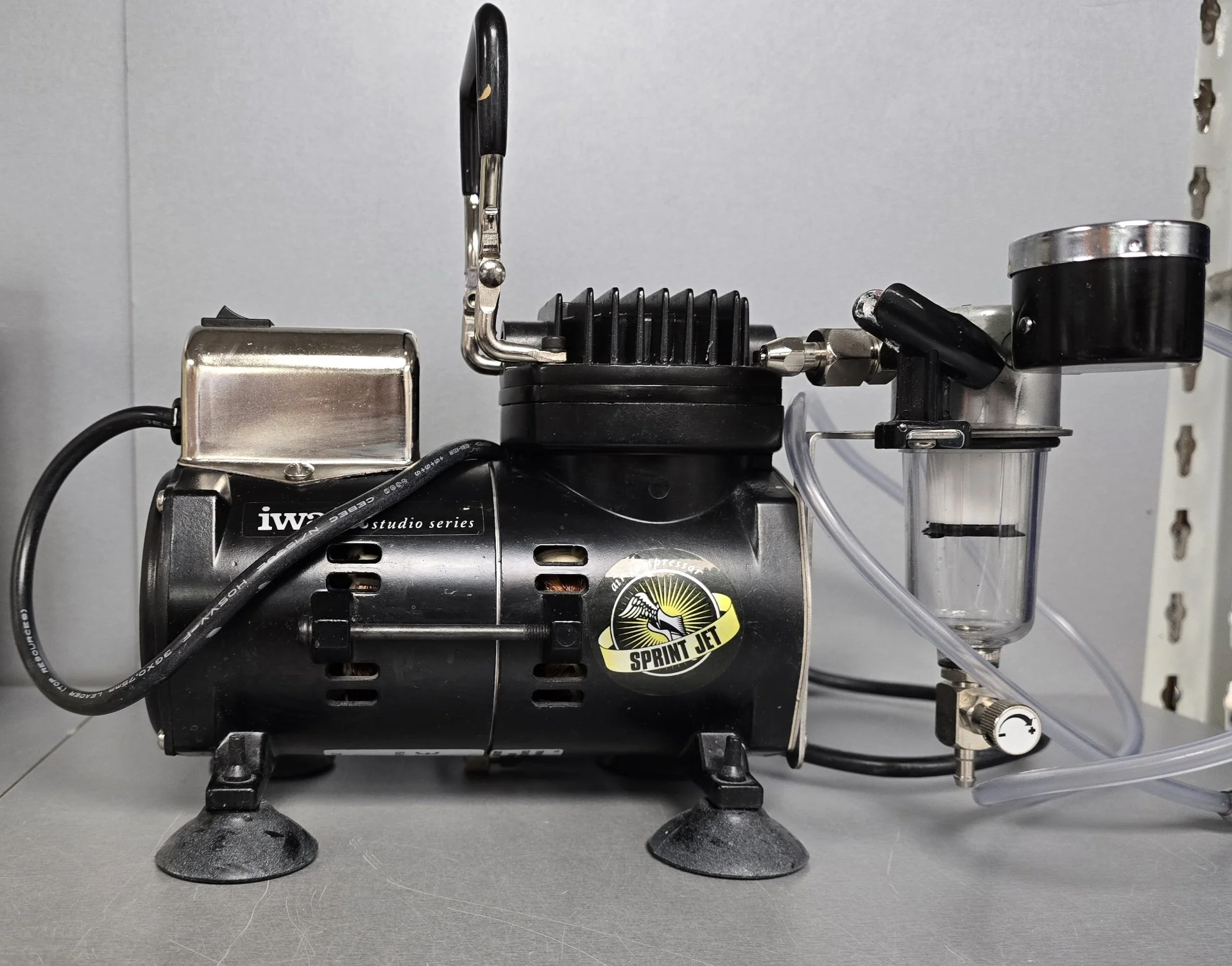 Iwata Sprint Jet Compressor Is-800 ** Boxed ** - Image 3