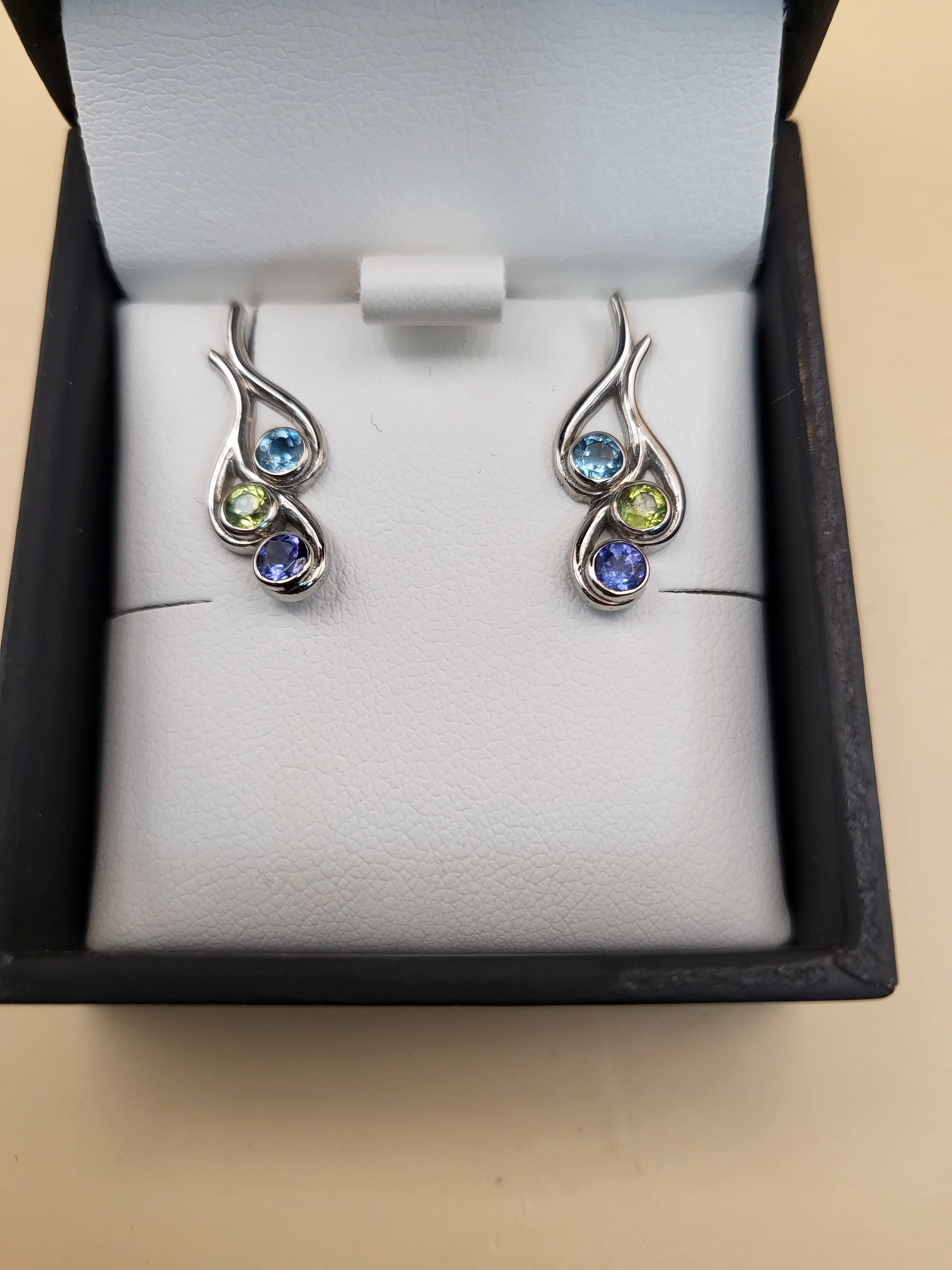 JeWLR 9ct White Gold Multi Stone Raindrop Earrings - 1.85g - Image 2