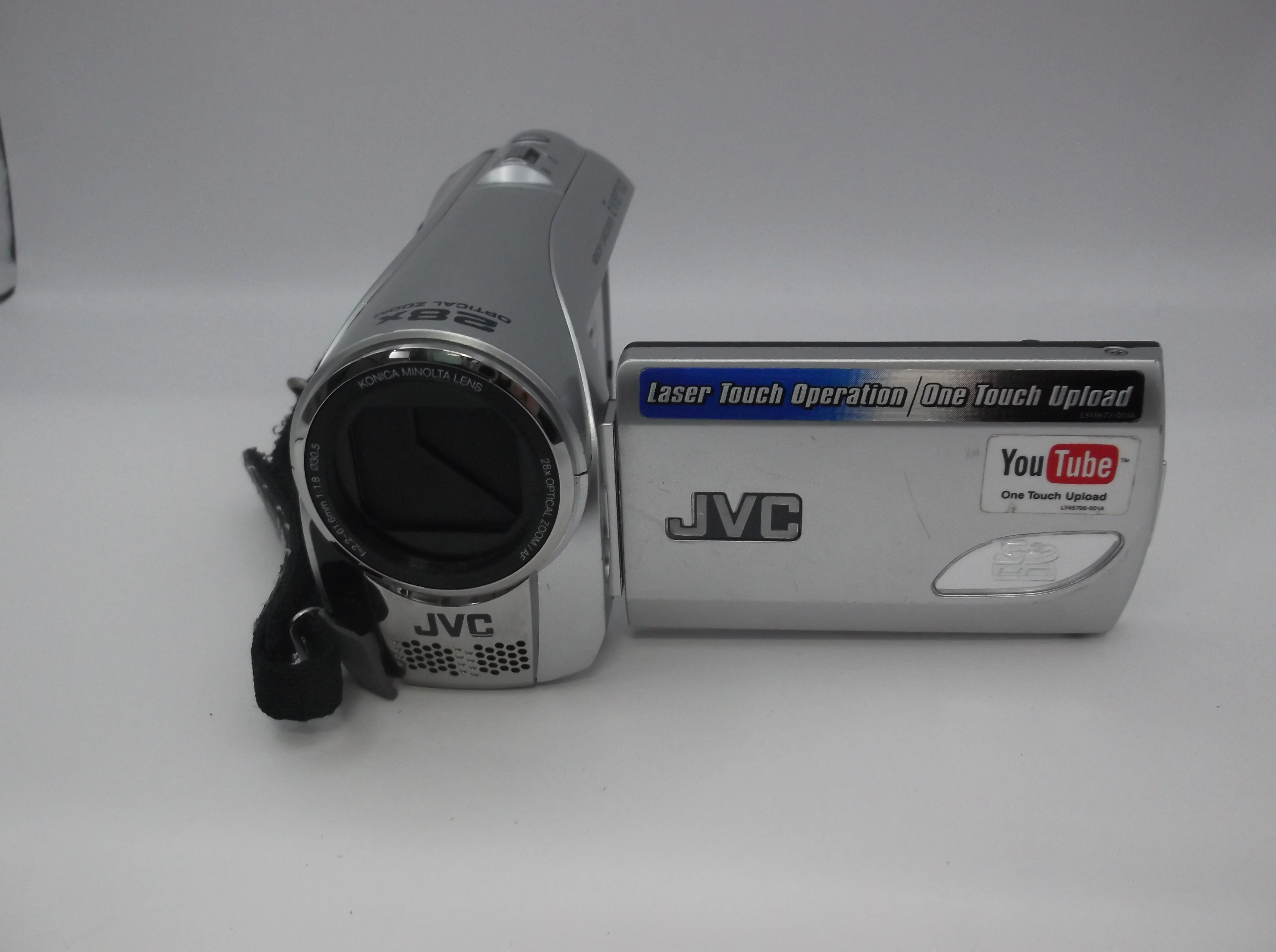 JVC Camcorder with carry case and charger - Image 2