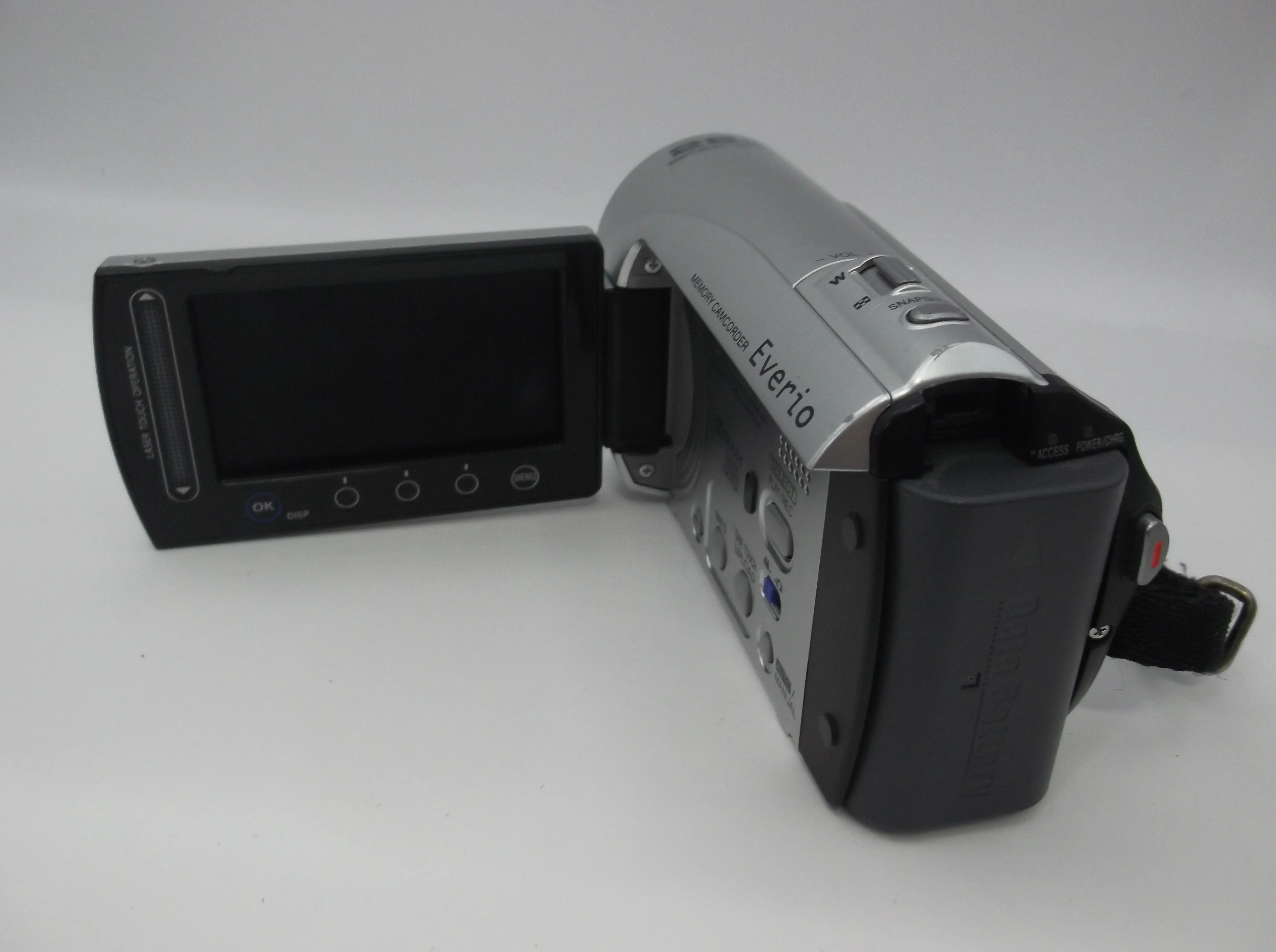 JVC Camcorder with carry case and charger - Image 3