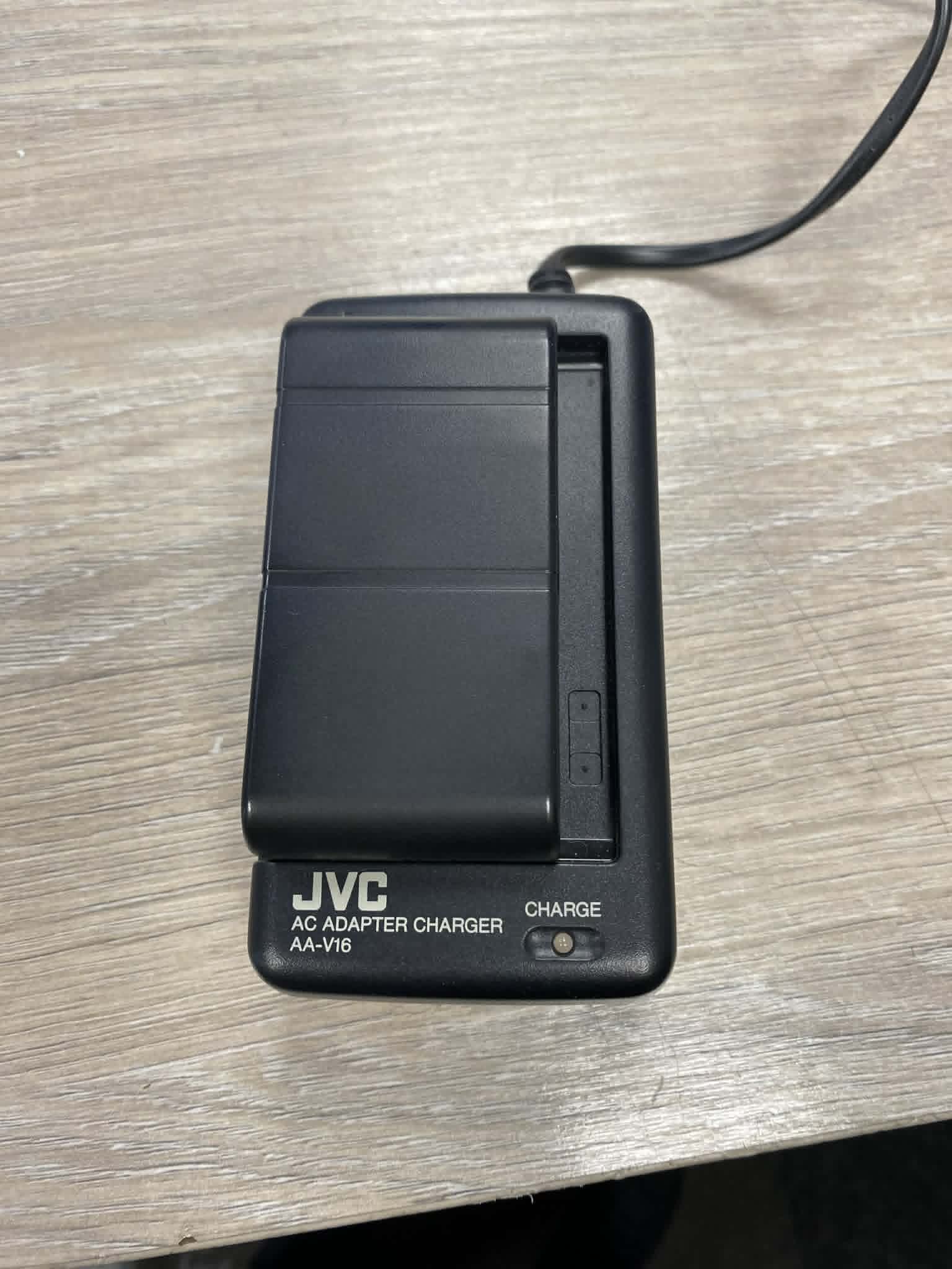 JVC GR-FXM16 camcorder - Image 4