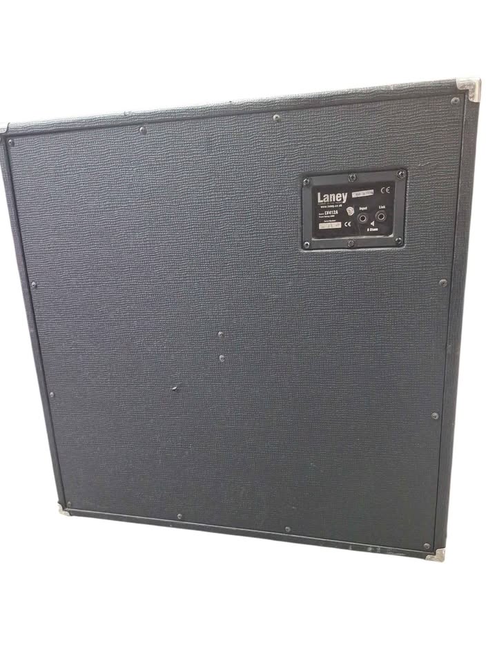 Laney LV412A 280W 4x12" Angled Speaker Cabinet - Image 2