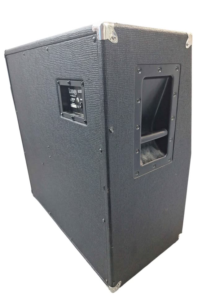Laney LV412A 280W 4x12" Angled Speaker Cabinet - Image 3