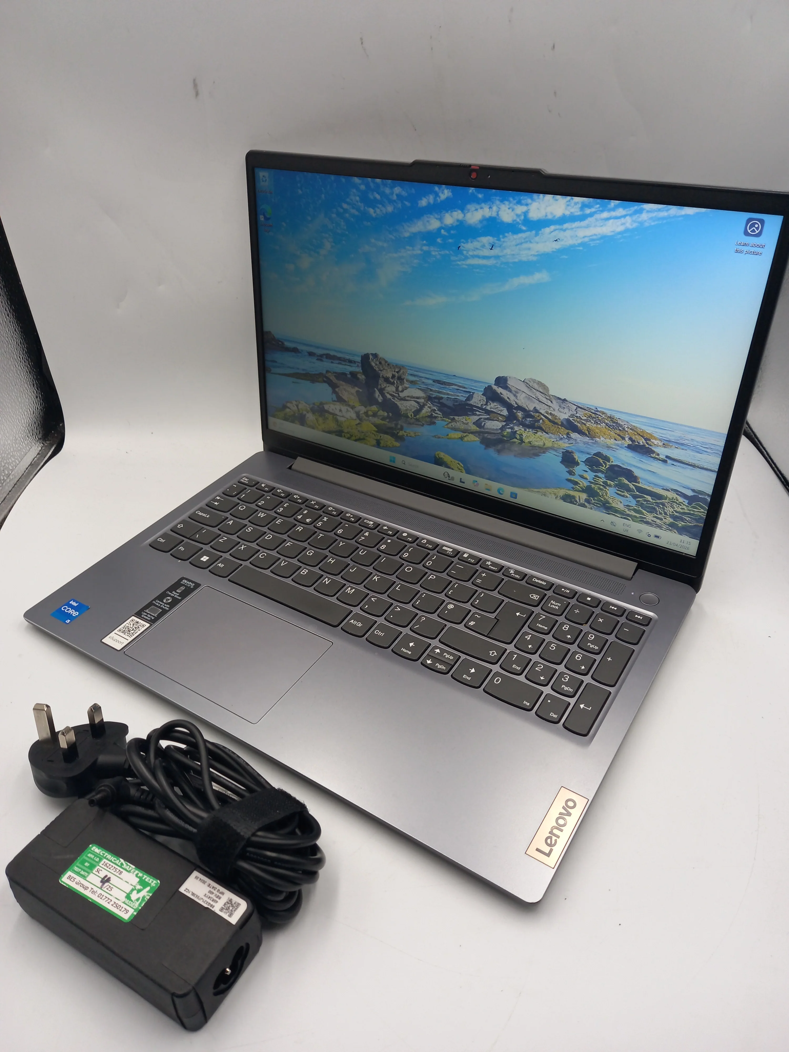 Lenovo 3 15IAH8/i5-13420H/8GB Ram/256GB SSD/15"/W11/Unboxed with Charger