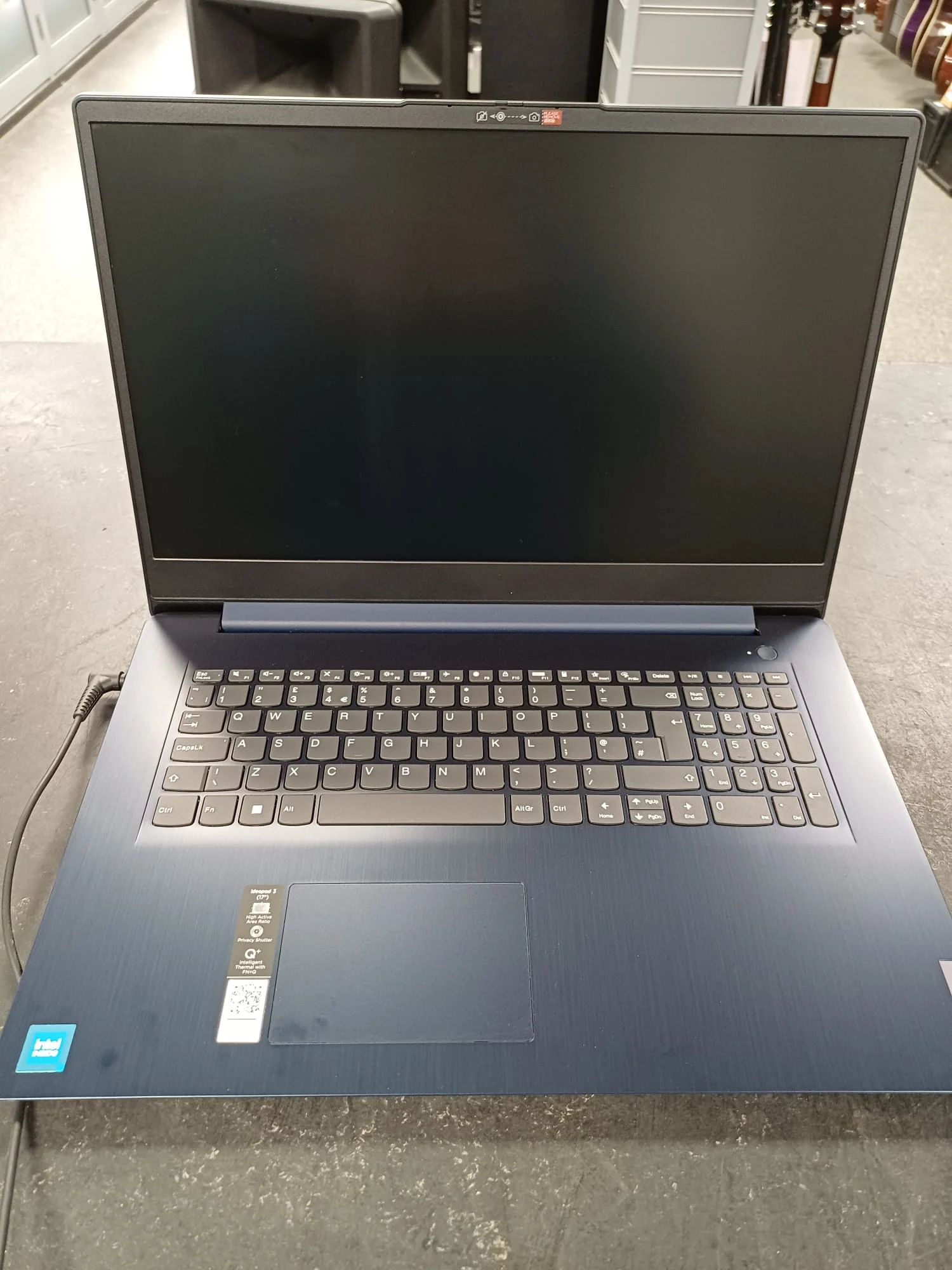 Lenovo IdeaPad 3 17" Laptop - Image 3