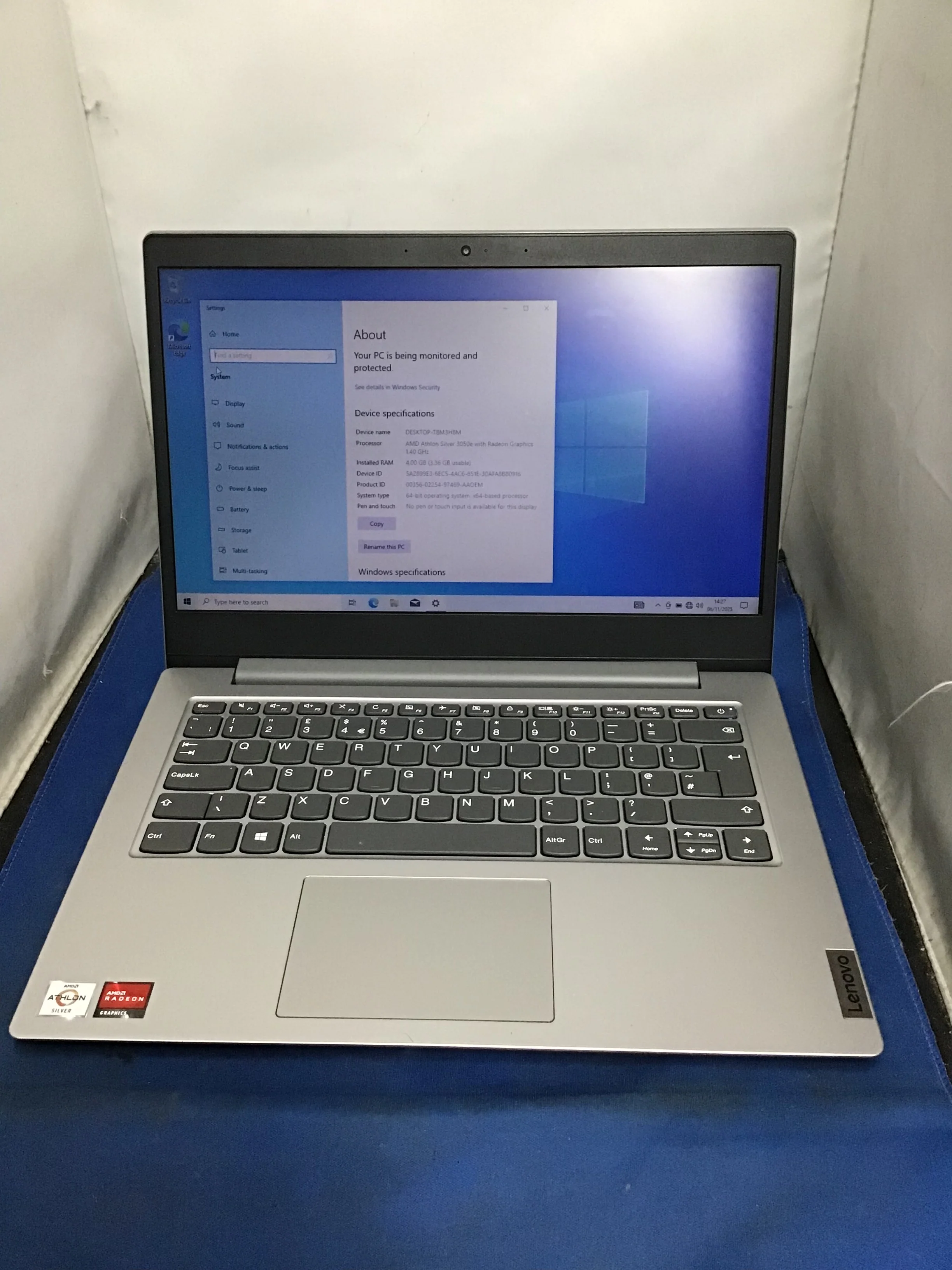 Lenovo Laptop AMD Radeon Graphics