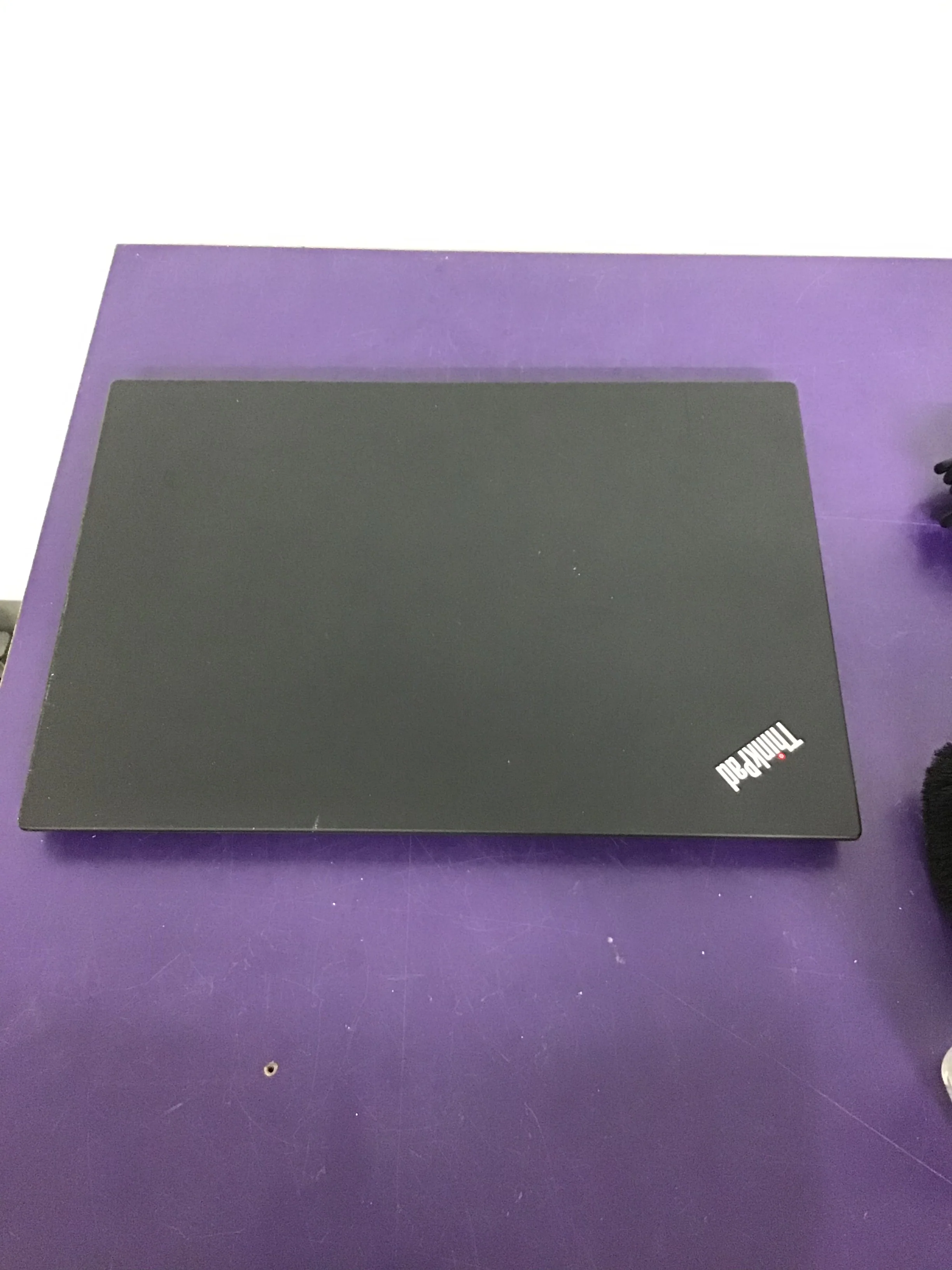 Lenovo Thinkpad T490 - Image 2