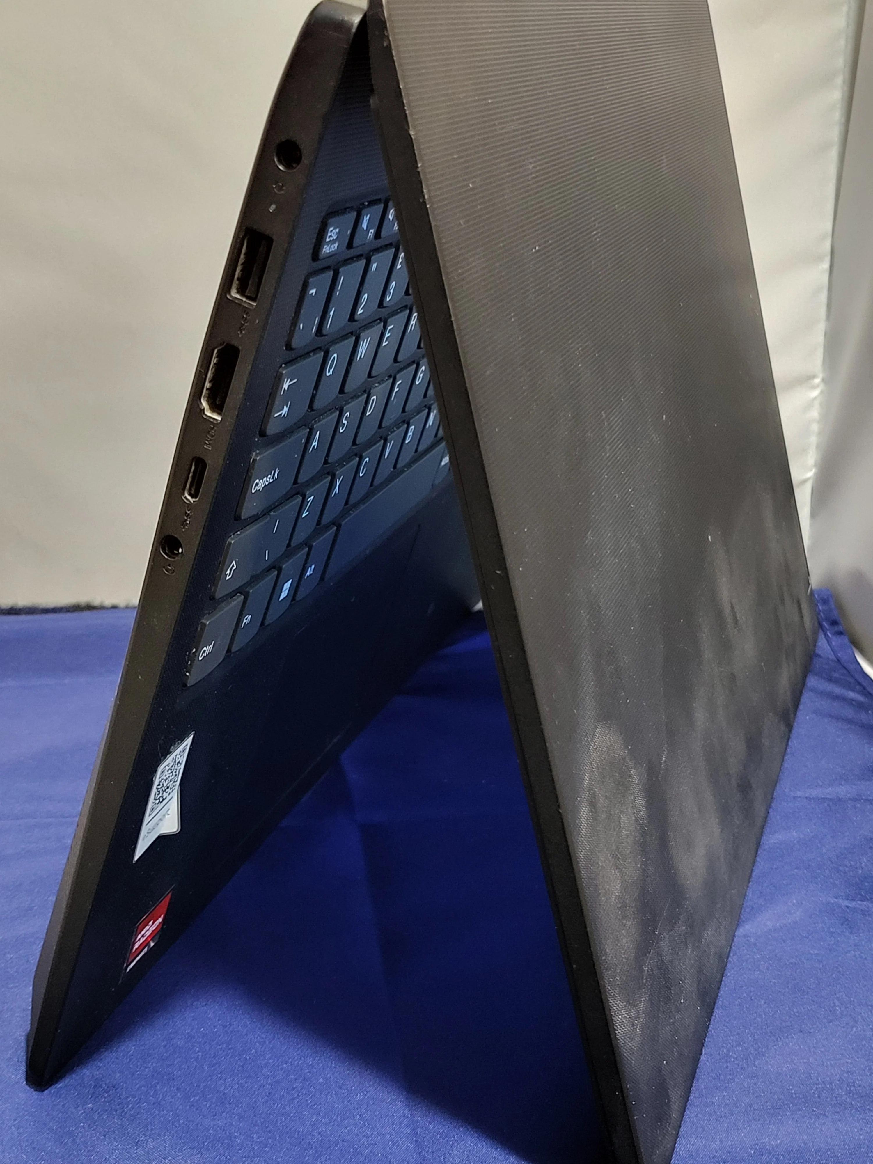 Lenovo V15 G2 ALC Ryzen 5-5500U 8GB 512GB SSD 15.6 Inch Windows 11 Laptop - Image 3