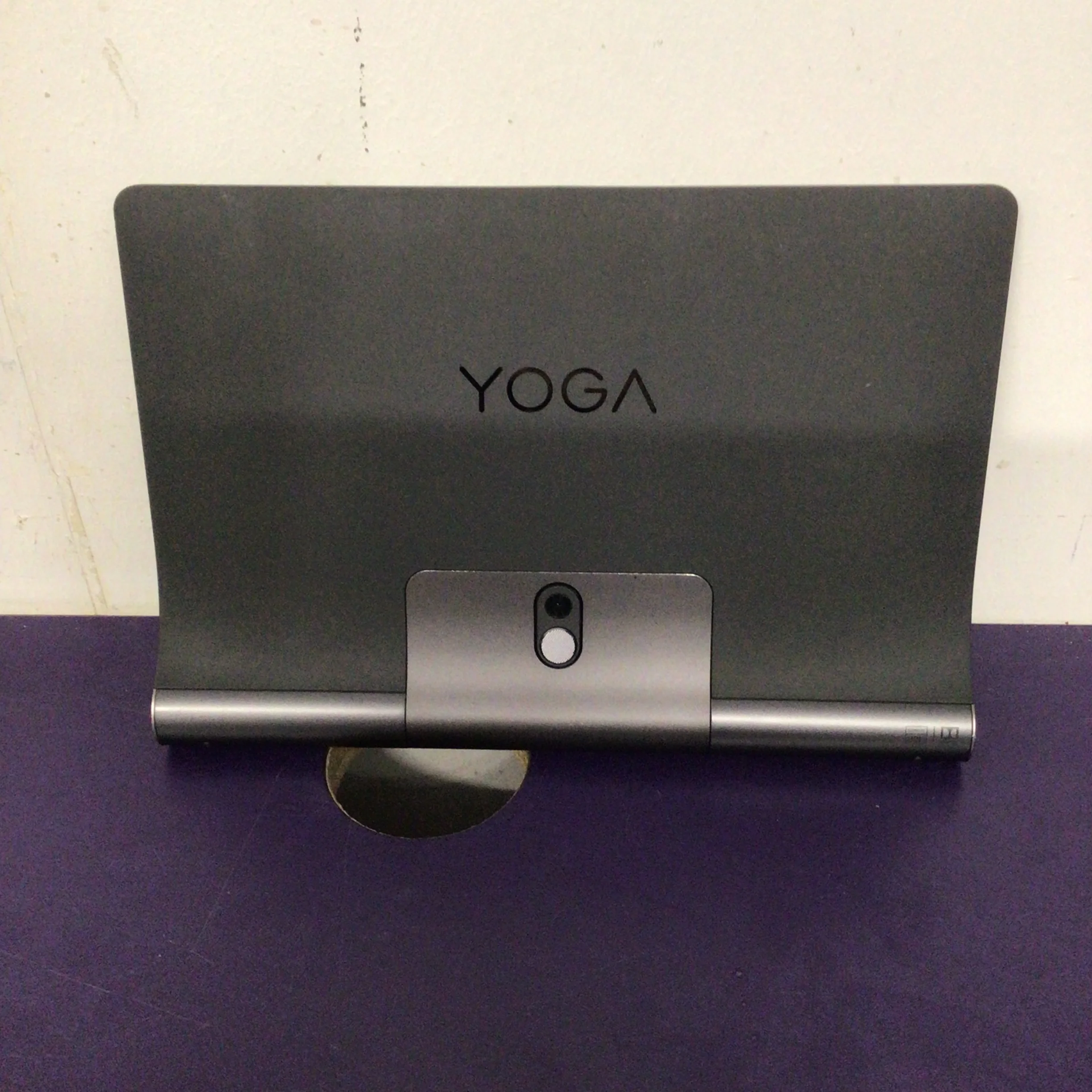 Lenovo Yoga Tablet - Image 2