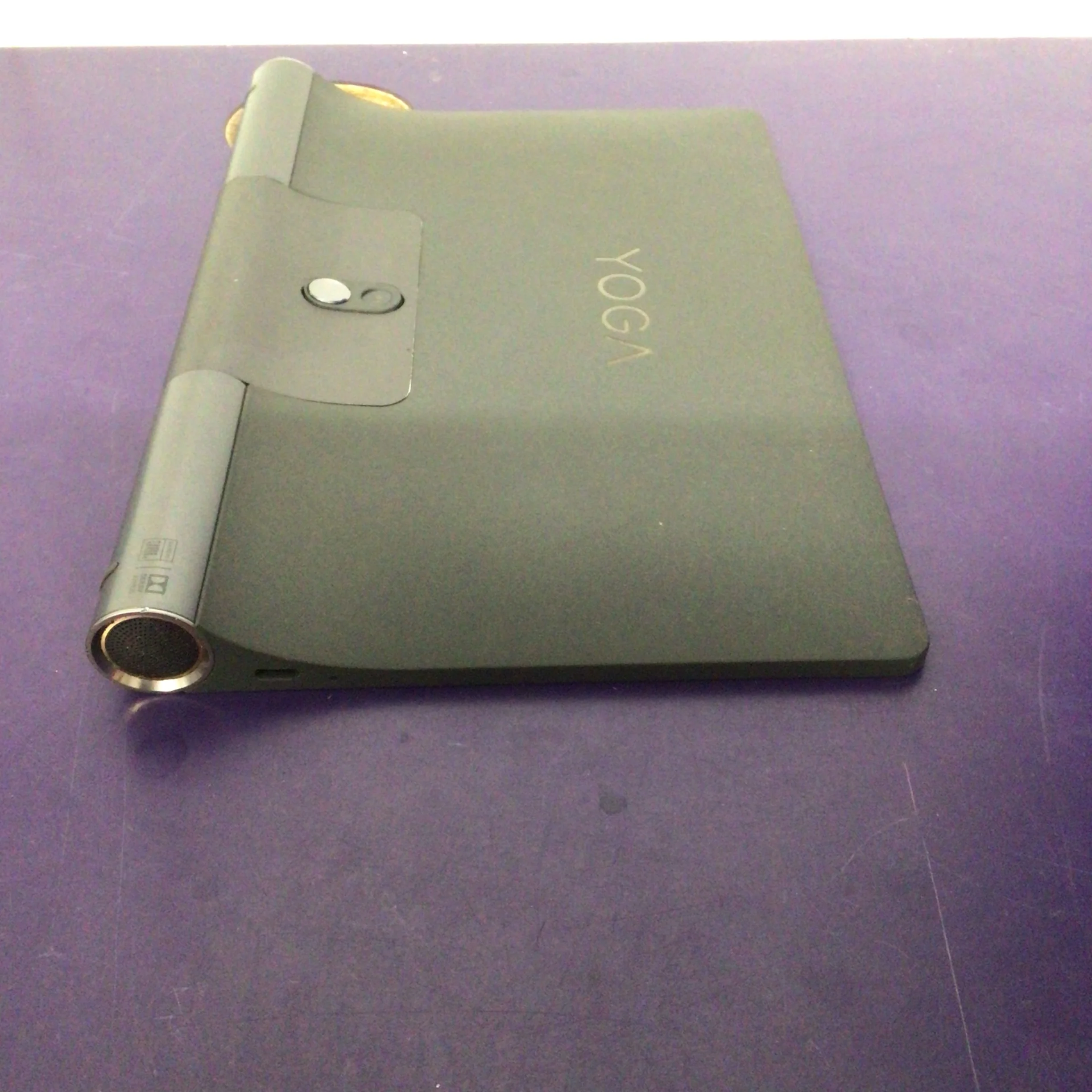 Lenovo Yoga Tablet - Image 3