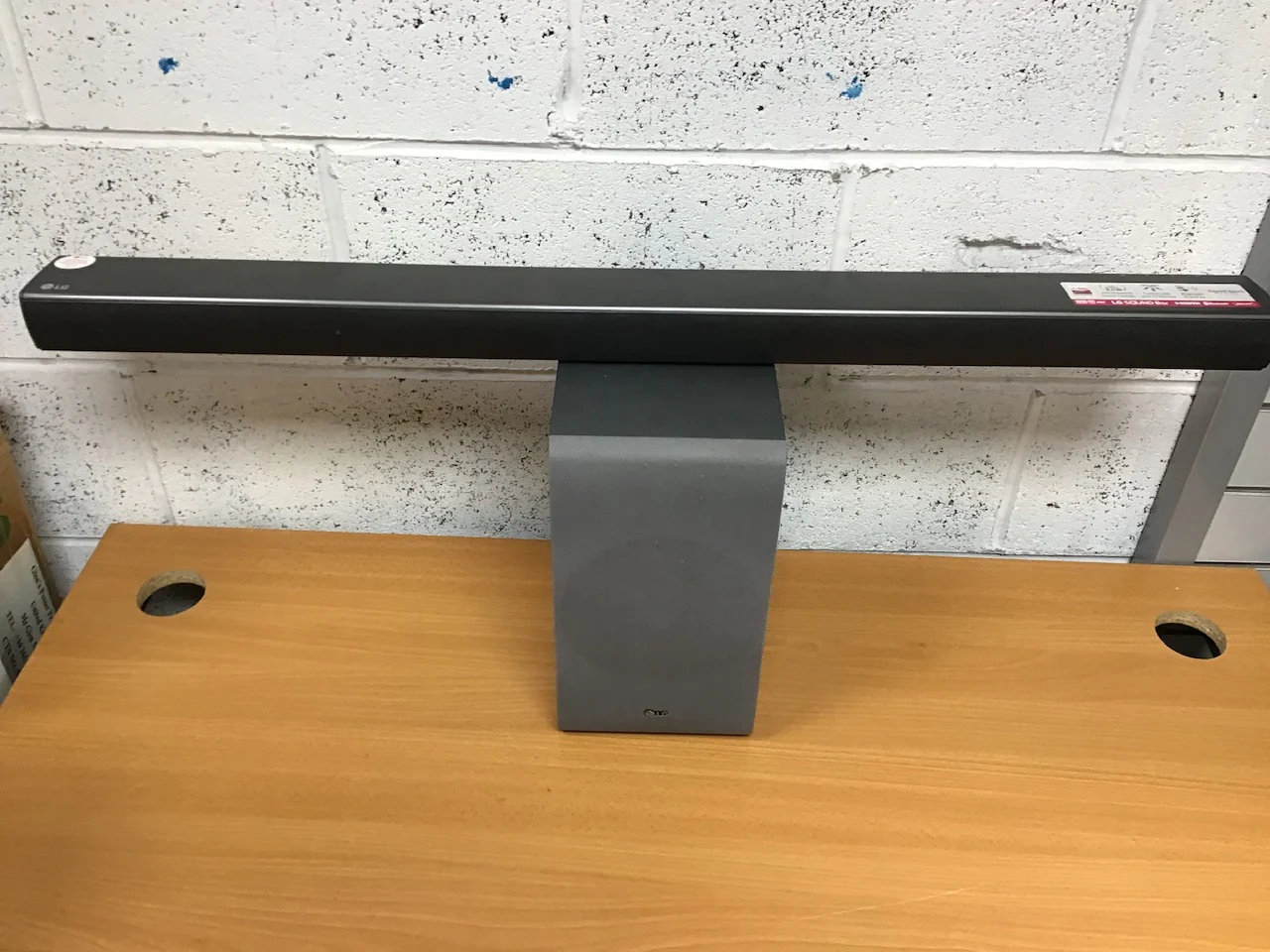 LG SJ5 Bluetooth Sound Bar with Wireless Subwoofer & High Resolution Audio - Silver - Image 3