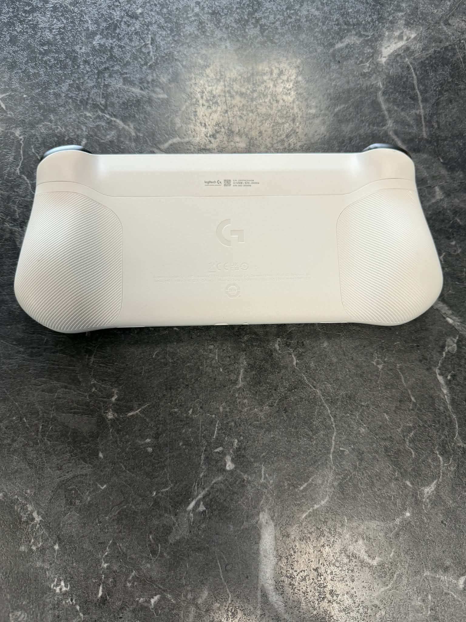 Logitech G CLOUD 64GB Gaming Handheld Console - White - Image 2