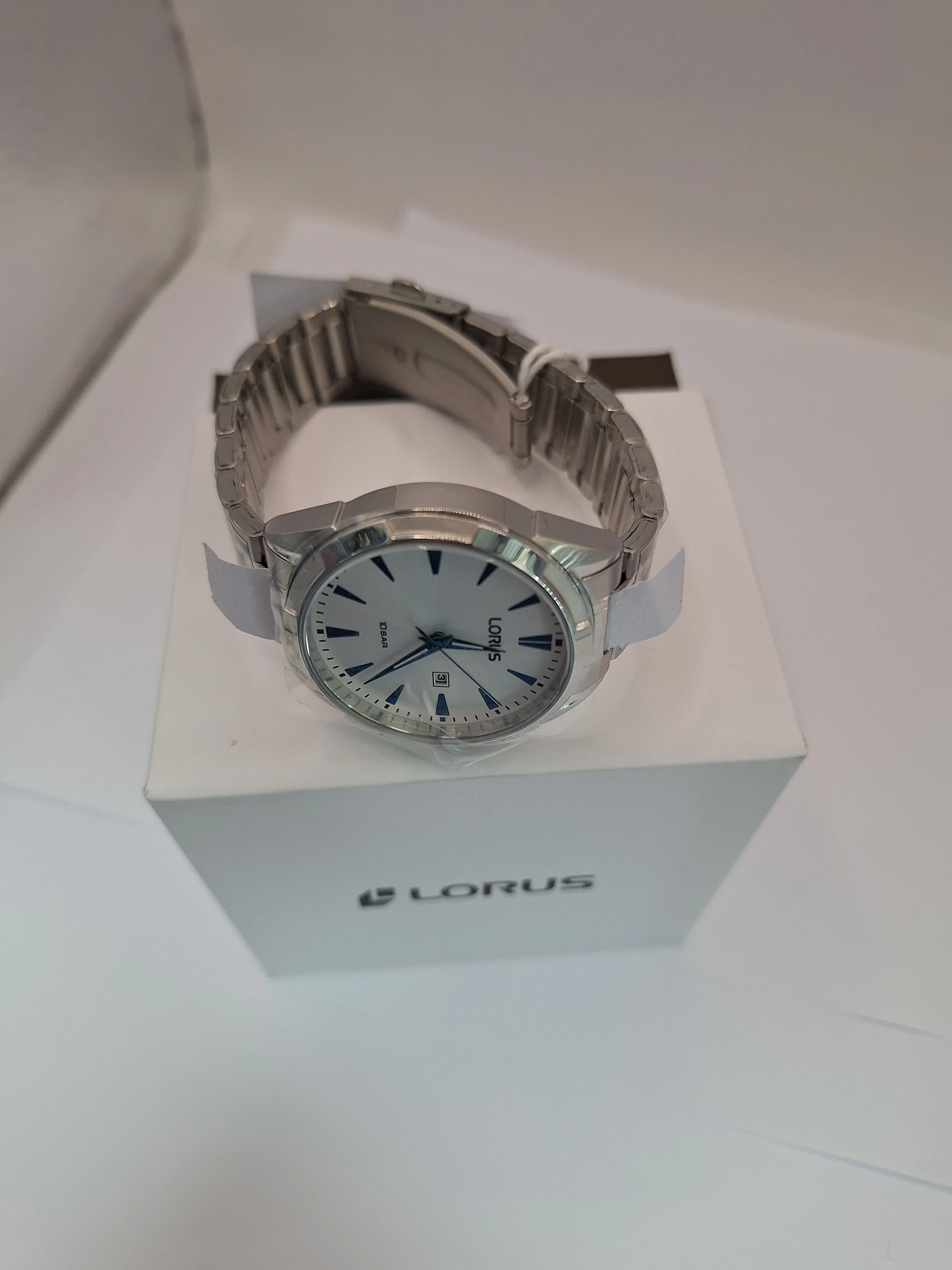 lorus quartz white dial watch - Image 4