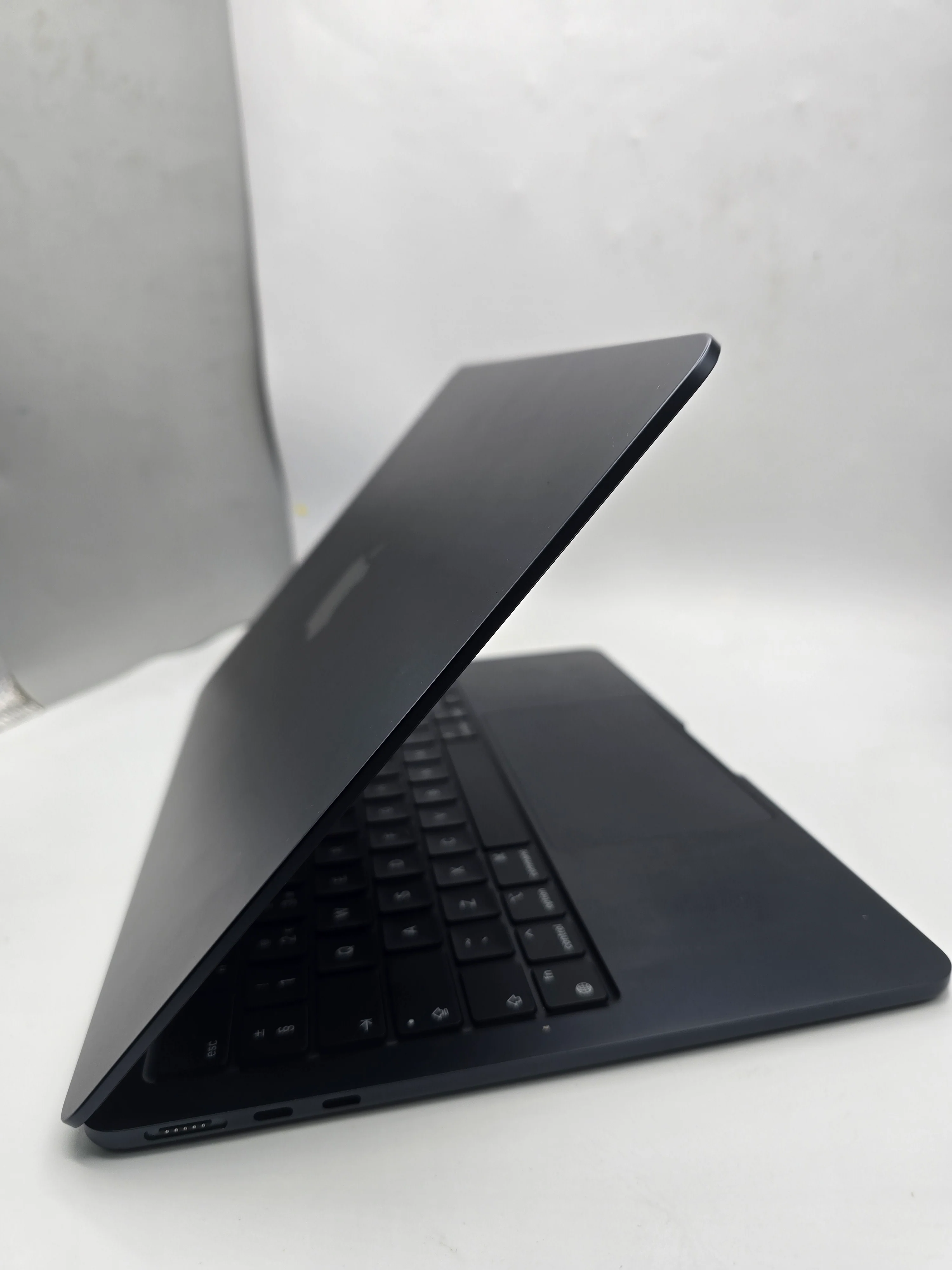 macbook air apple m2 16gb *24 month  warranty * - Image 4