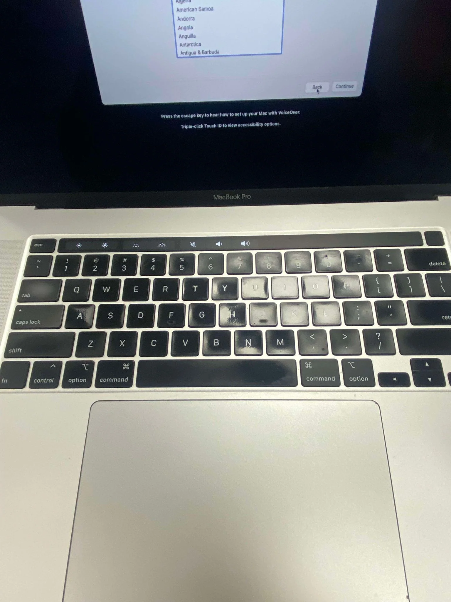 * MacBook Pro 16,1/i7-9750H/16GB/512GB SSD/5300M 4GB/16"/Silver/B - Image 2