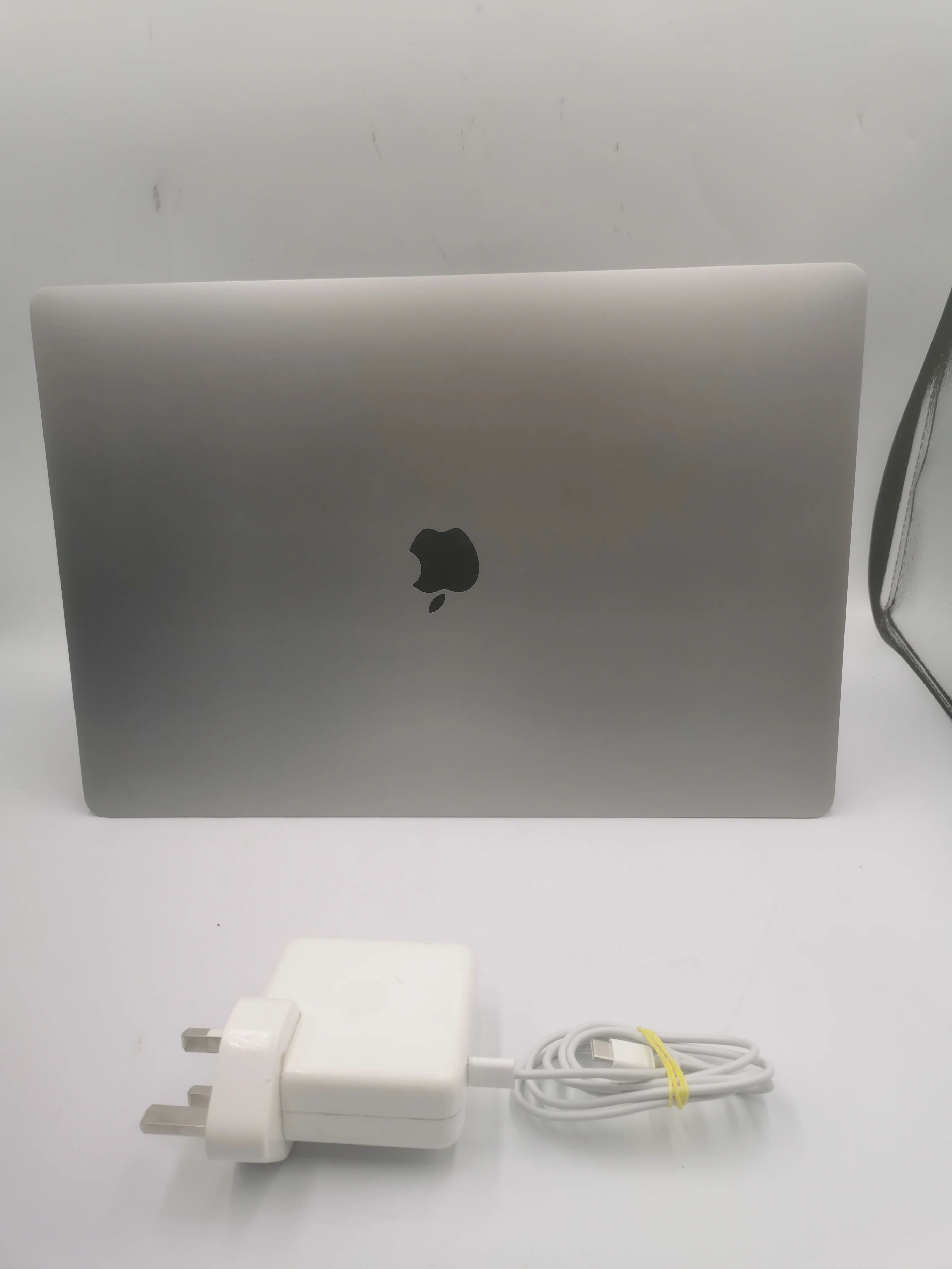 MacBook Pro 16,1 i7-9750H 64GB 1TB SSD 5500M 8GB 16" screen SG - Image 2
