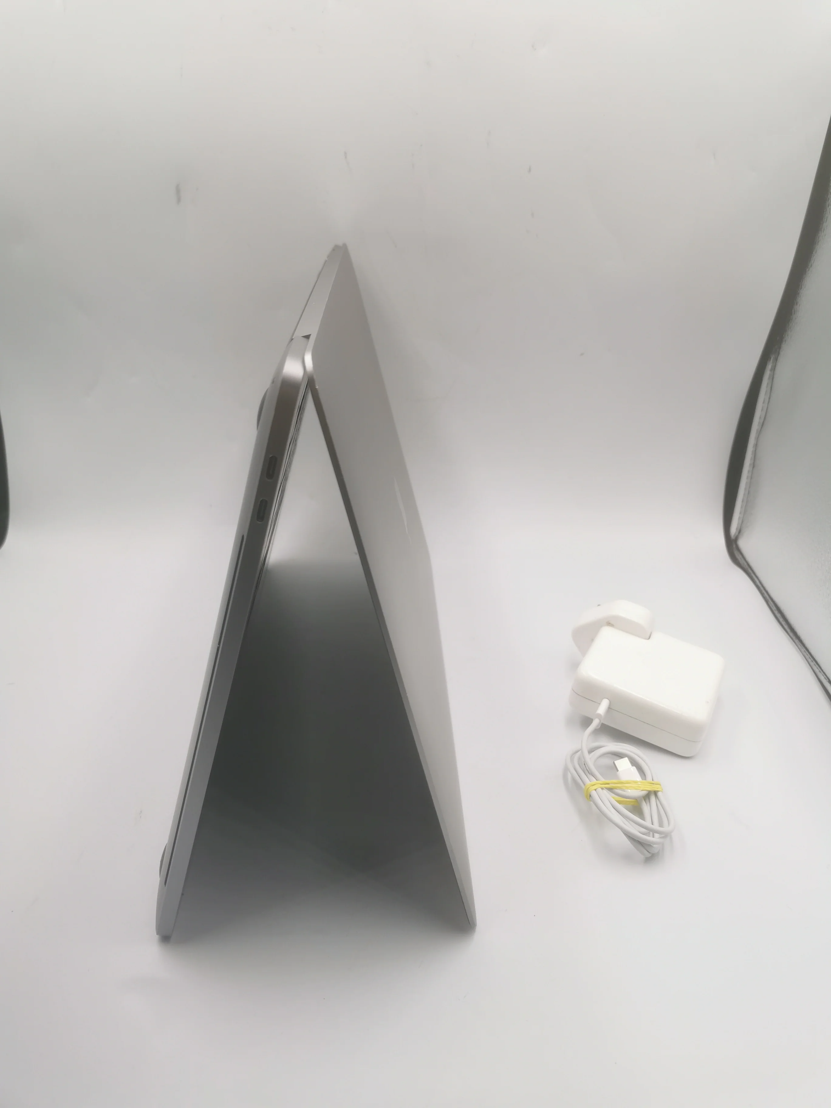 MacBook Pro 16,1 i7-9750H 64GB 1TB SSD 5500M 8GB 16" screen SG - Image 4