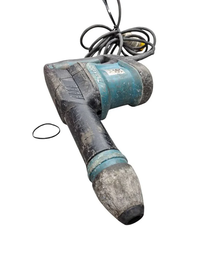 Makita 110v HM0871C SDS Max Demolition Hammer Drill - RRP £399 **VERY WORN** - Image 4