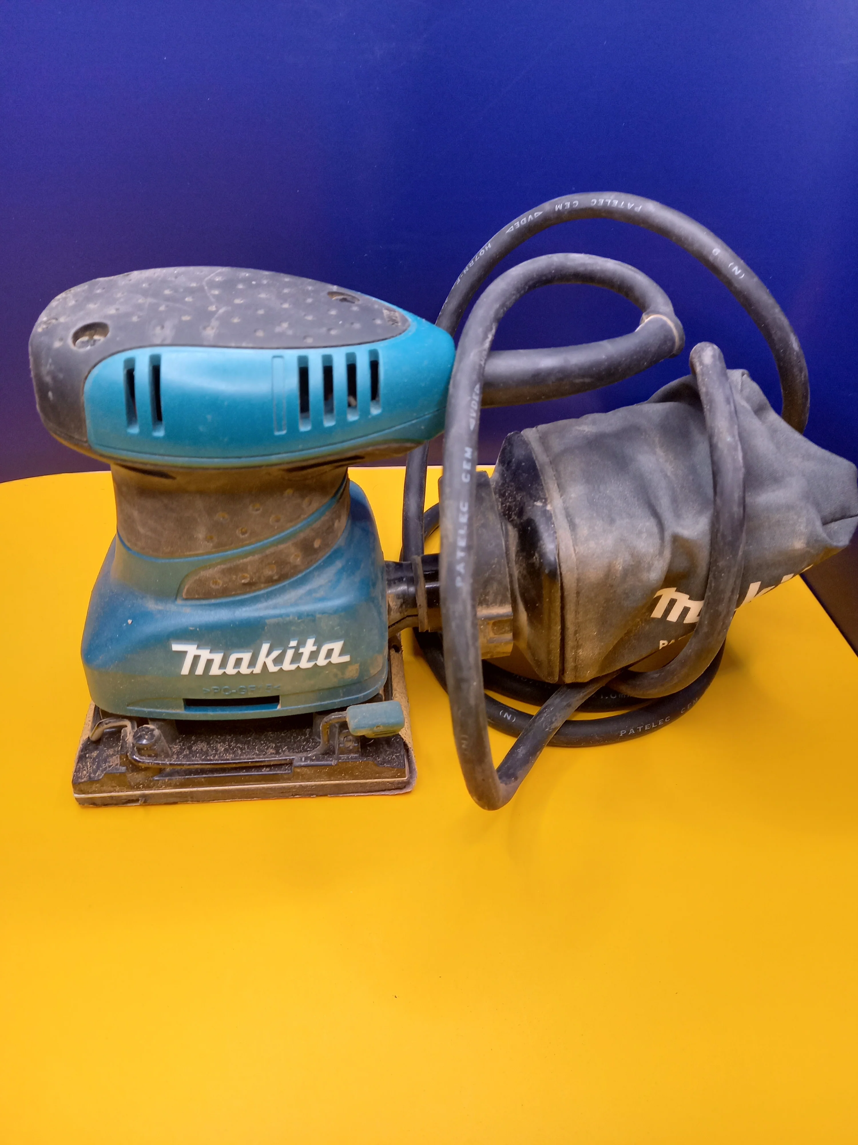 Makita BO4555 Palm Sander 240V - Image 3