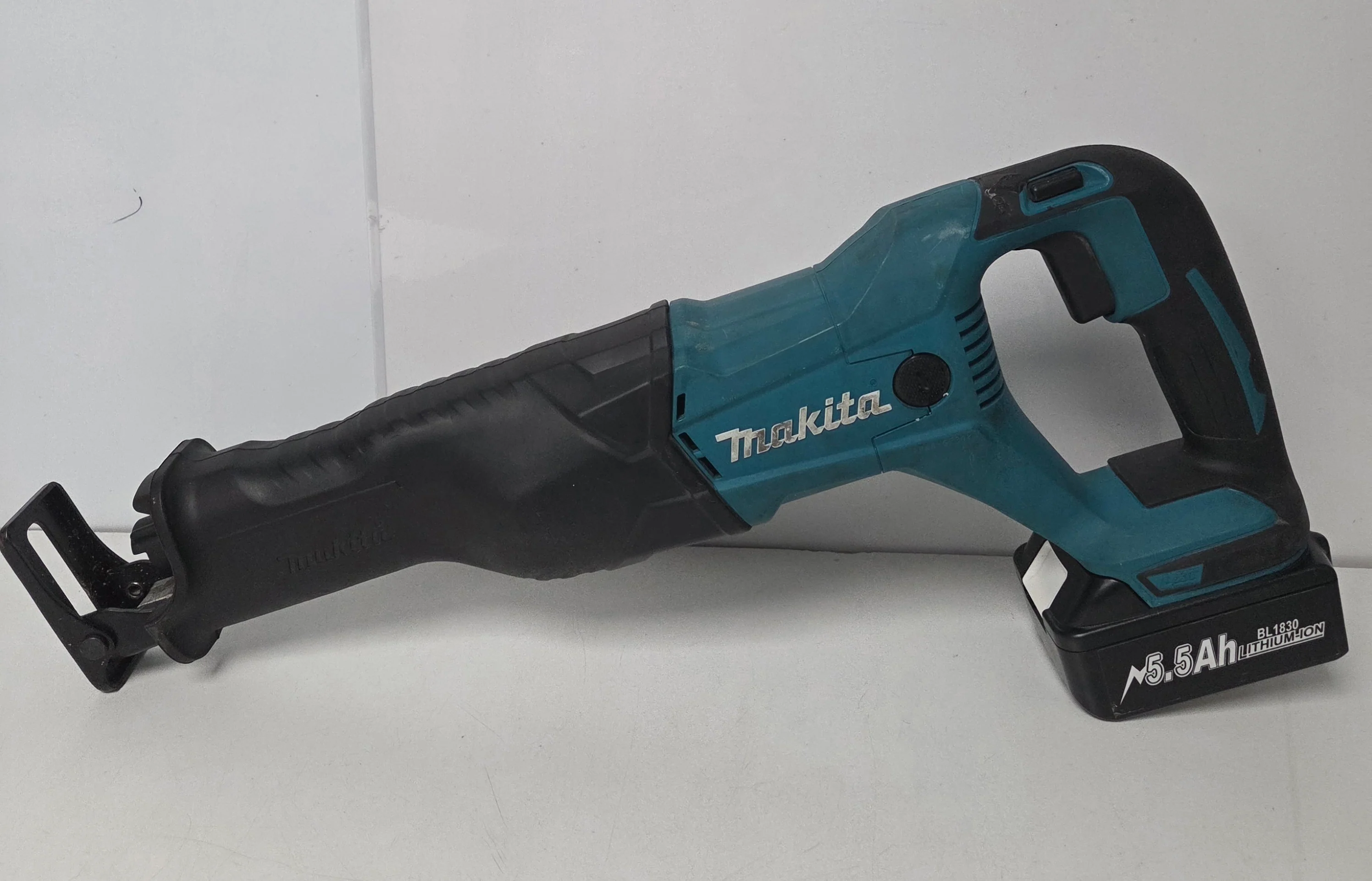 Makita DJR186 18V LXT Recipro Saw - Image 2