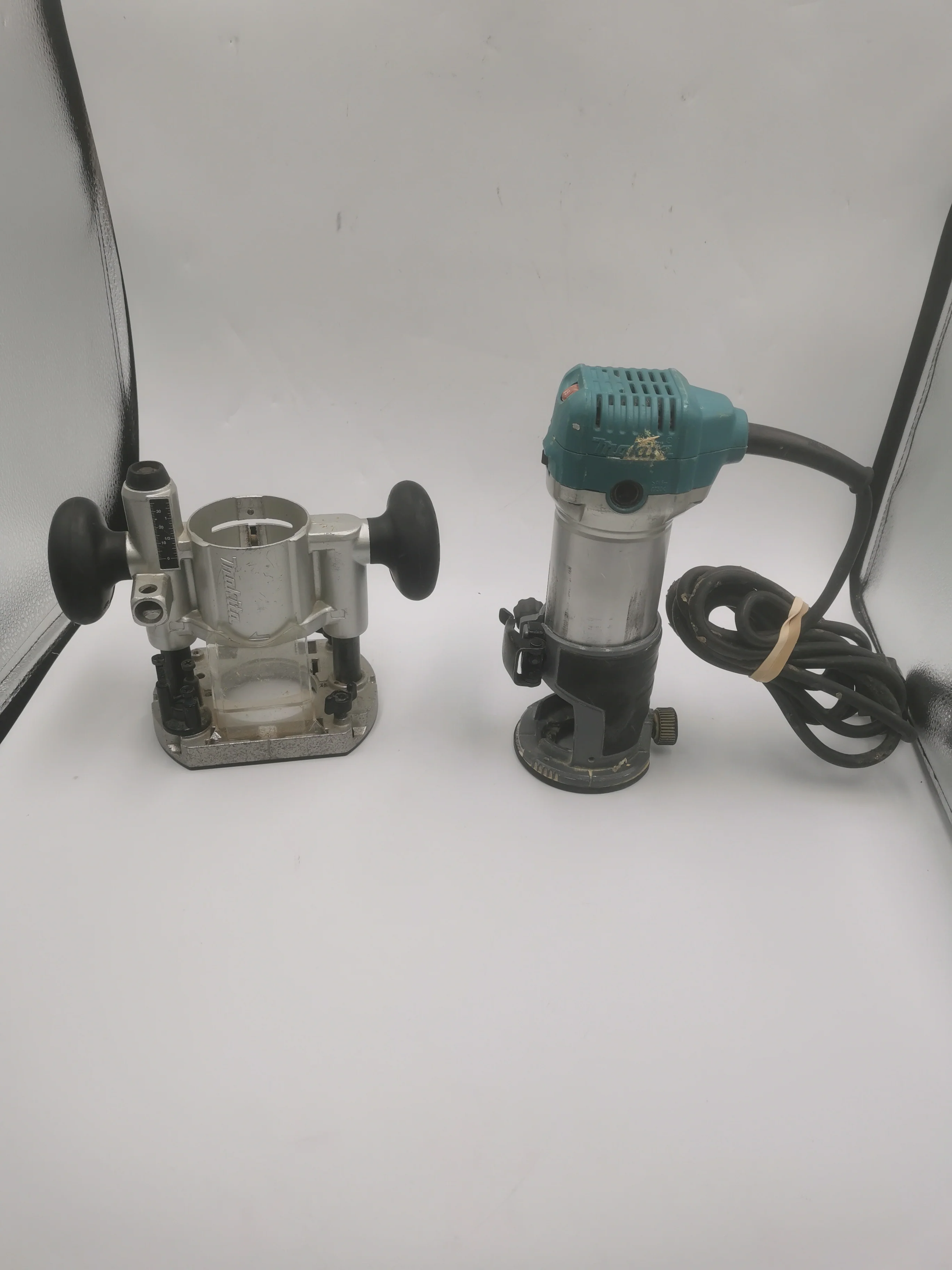 Makita RT0700C Router 240v With Plunger
