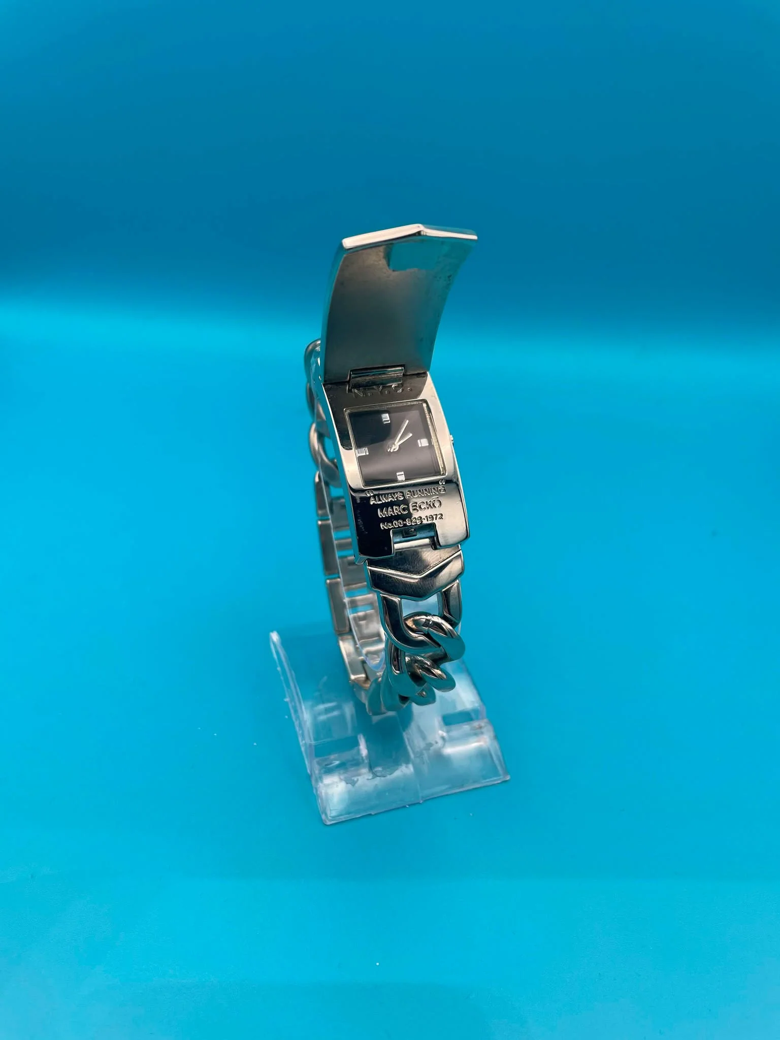 Marc Ecko  " ALWAYS RUNNING" WATCH - BRACELET - Image 3