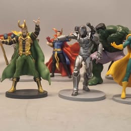***SALE*** Marvel figures Hulk, Iron Man, Ant man, Loki, Dr Strange ECT 20 FIGUIRS IN TOTAL - Image 3